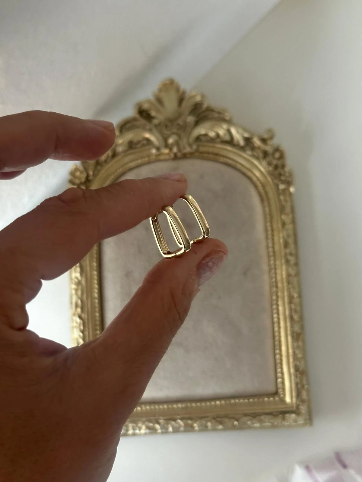 14K Gold Renkli Bsıc Kare Kesim Küpe