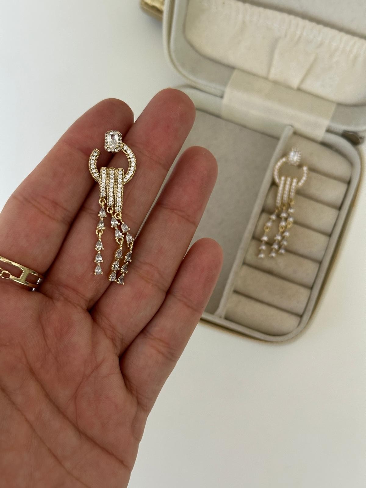14K Gold Fantazi Sarkık Taşlı Küpe