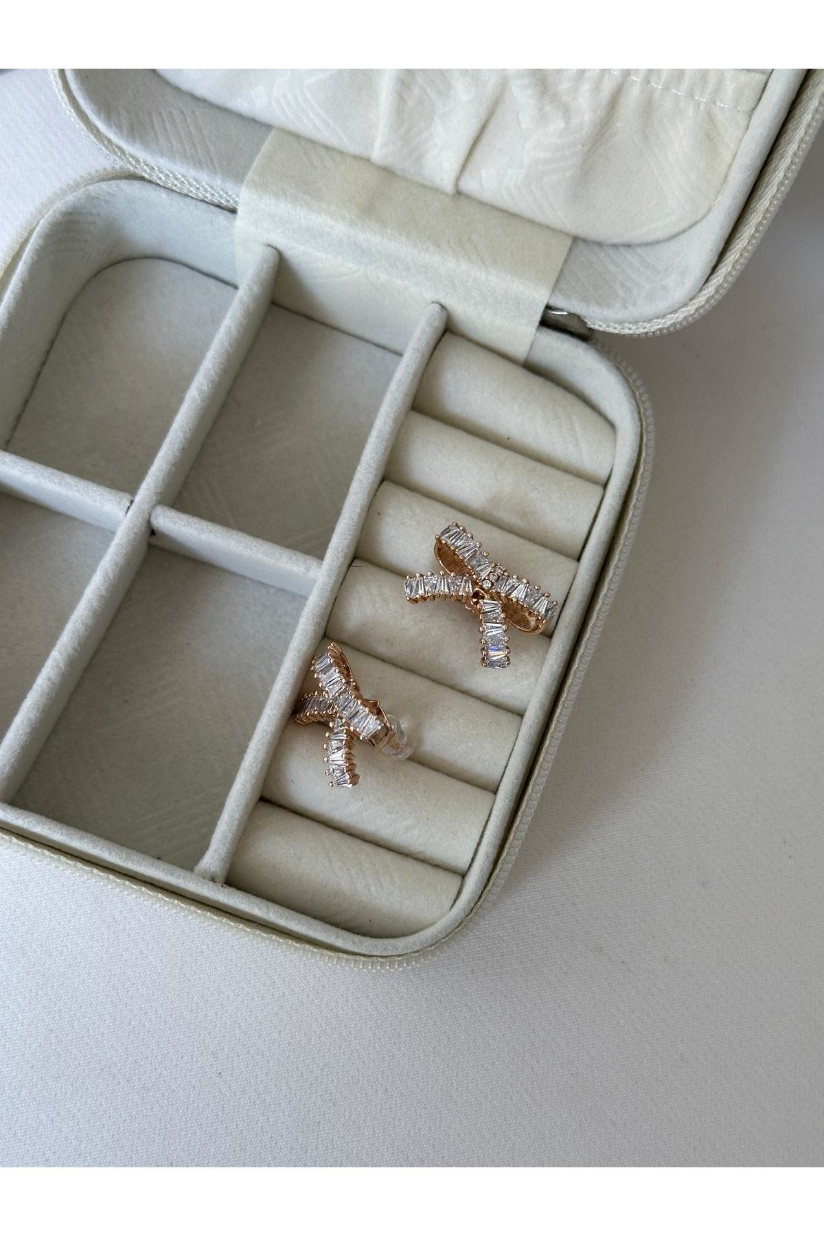 18K Rose Gold Renkli Fİyonk Taşlı Küpe