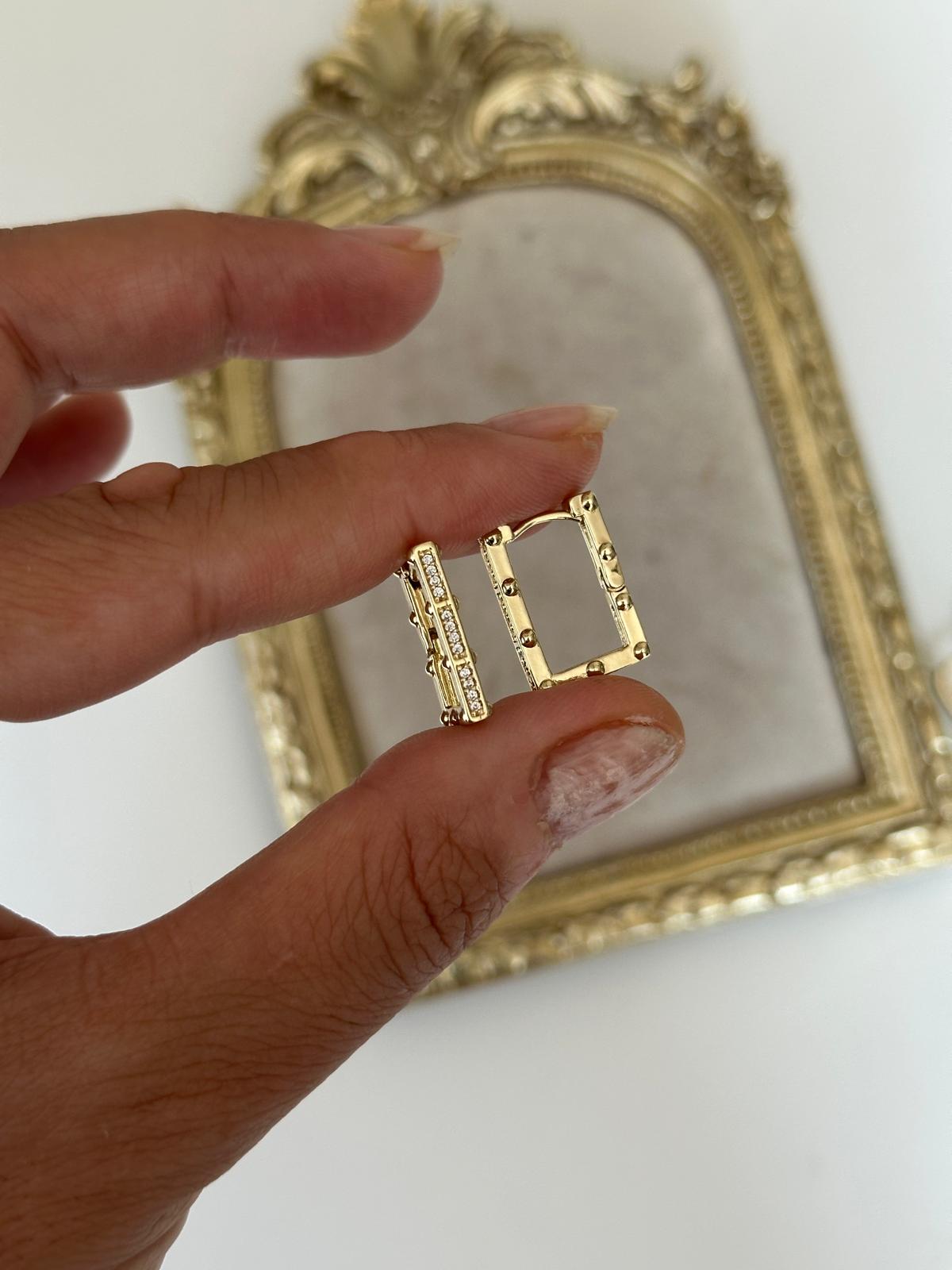 14K Gold Renkli Serenay Marka Taşlı Küpe