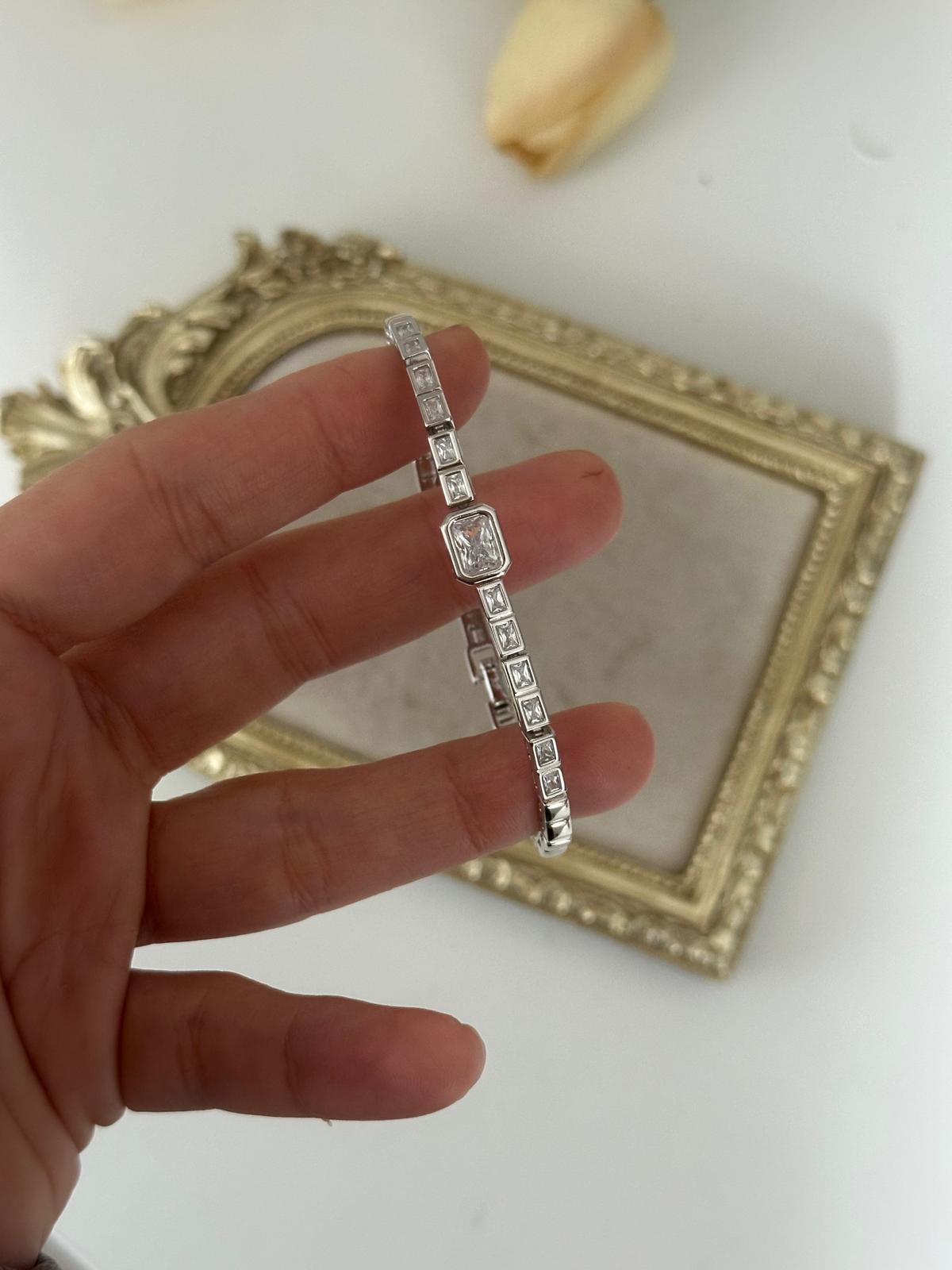 Gümüş Renkli Full Baget Dikdörtgen Kesim Taşlı Bileklik