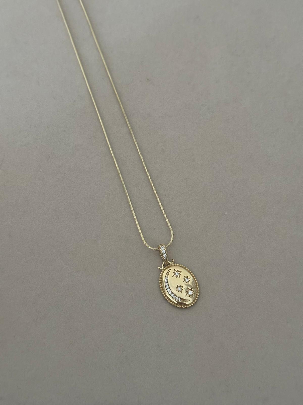 14K Gold Renkli Oval Plaka Ay Yıldız Figürlü Kolye