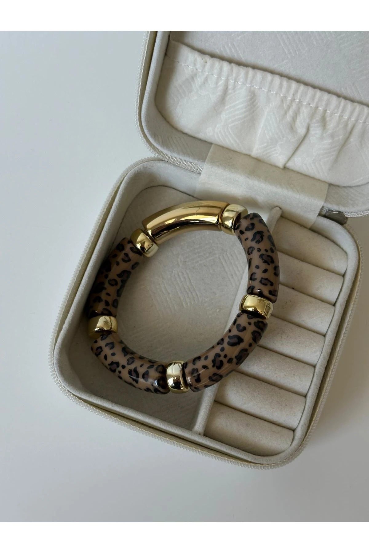 Leopar Detaylı Kemik Lastikli Bileklik