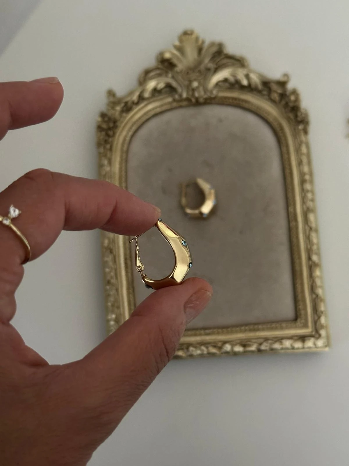 14K Gold Renkli Beşgen Dolum Kesim Oval Küpe
