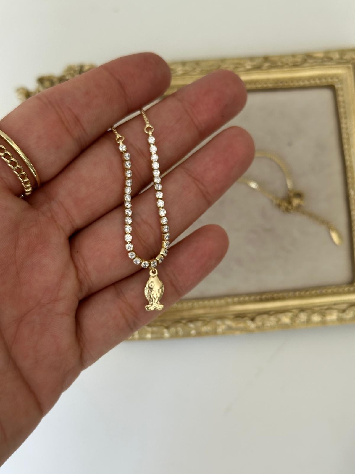 14K Gold Renkli Balık Figürlü Su Yolu Taşlı Kolye