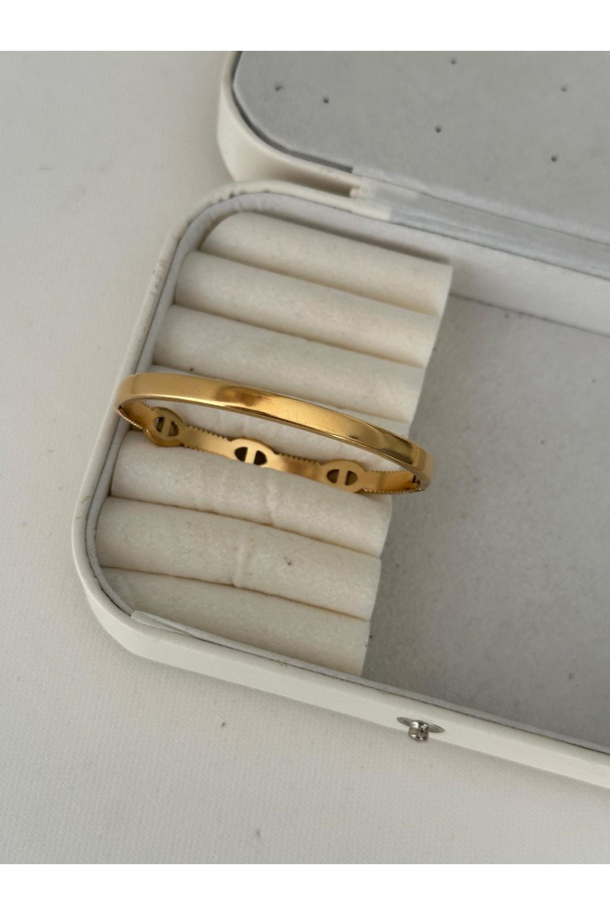 18K Rose Gold Renkli Marka Oval Kesim Kelepçe