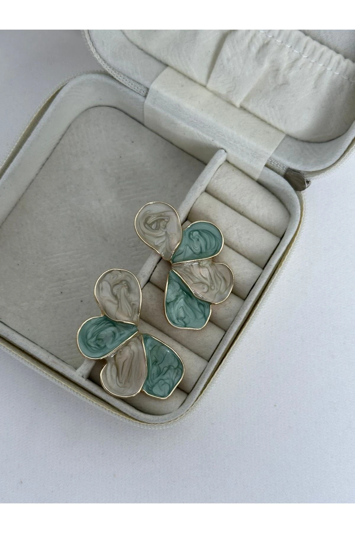 Dörtlü Yaprak Kesim İki Renkli Yeşil Küpe