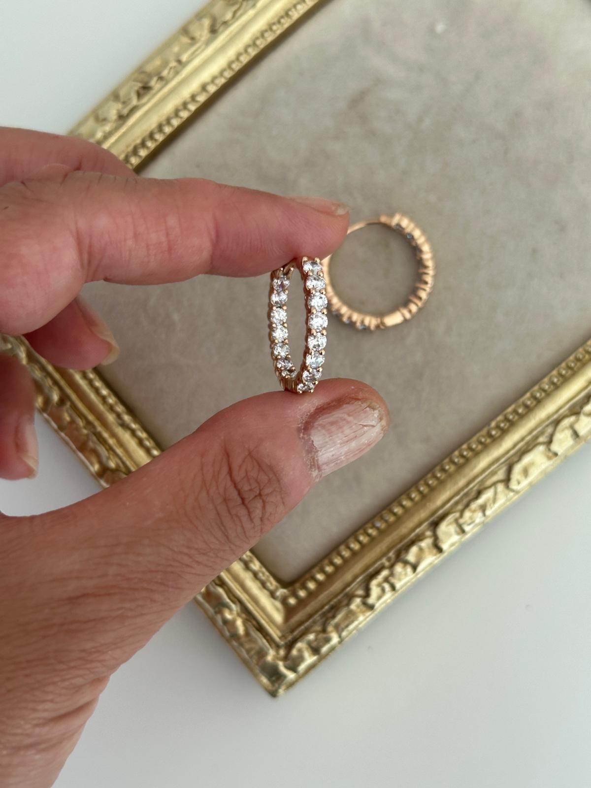 18K Gold Rose İçi Dışı Su Yolu Taşlı Halka Küpe