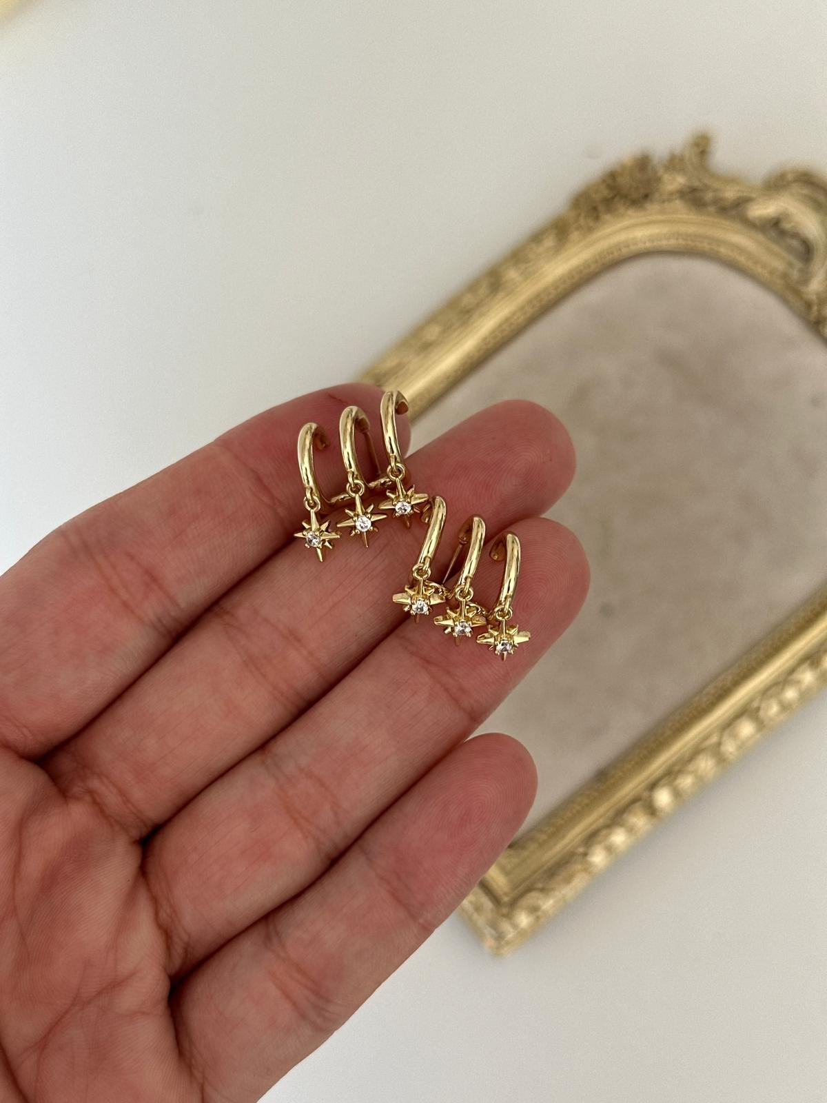 14K Gold Renkli Üçlü Görünüm Kutup Yıldızı Küpe
