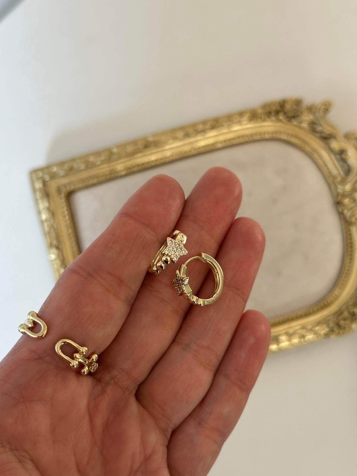14K Gold Renkli Halka Ortası Yıldız Taşlı Dorika Topçuklu Küpe