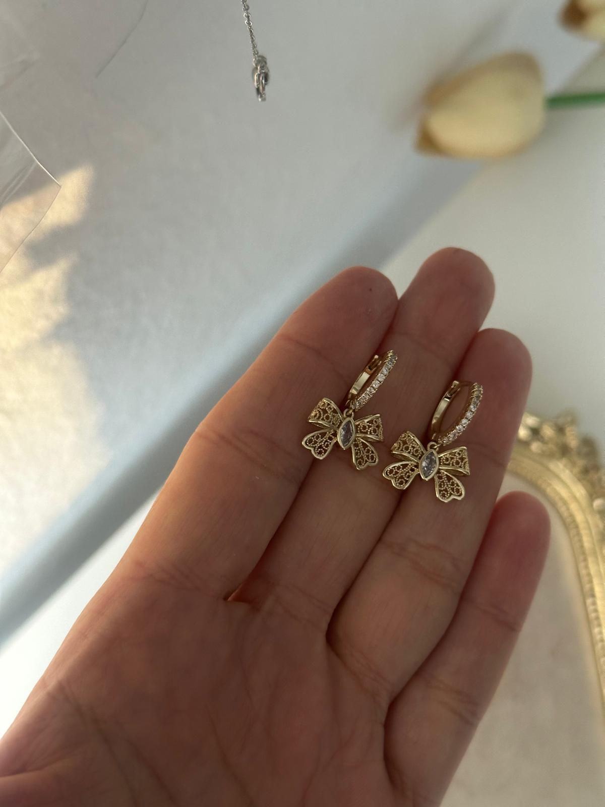 14K Gold Renkli Halka Telgari Motif Fiyonk Küpe