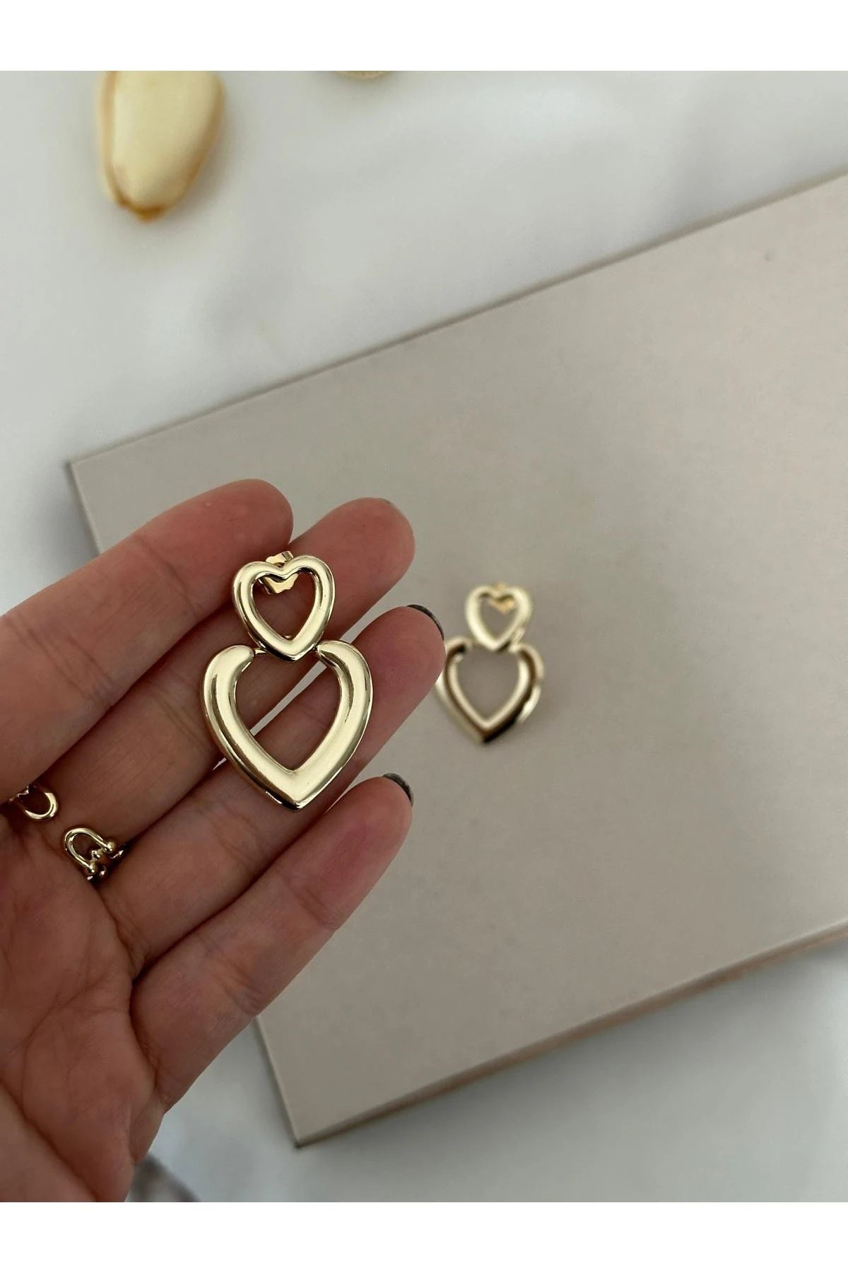 14K Gold Renkli  Plaka İkili Kalp Küpe