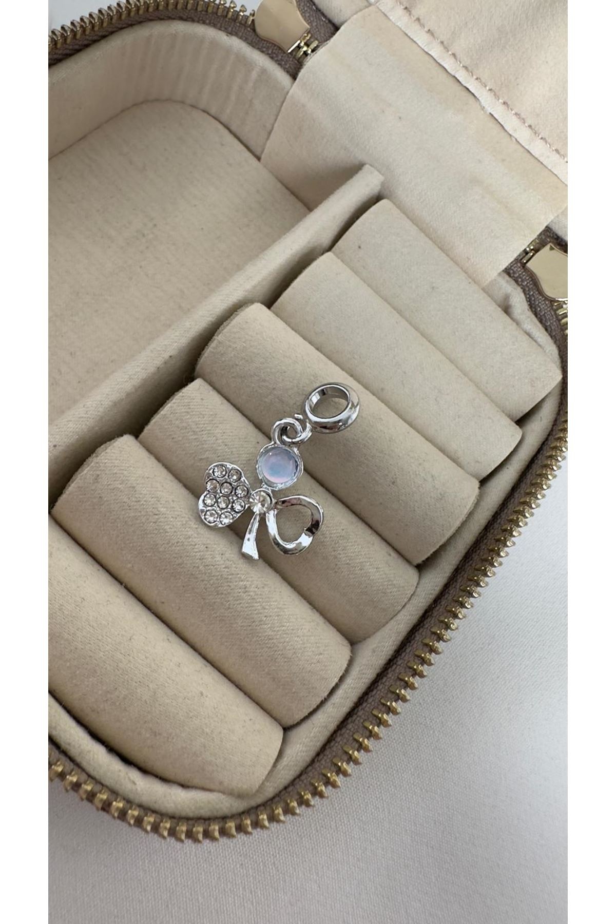 Taşlı Fiyonklu Charm