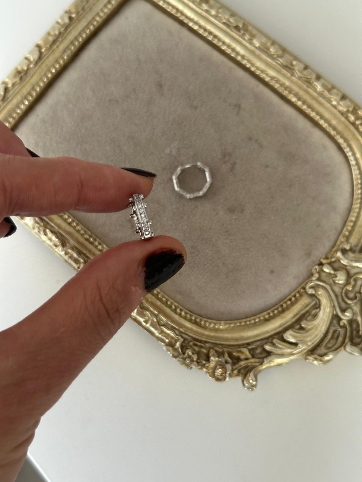 Gümüş Beşgen Önü Sıra Taşlı Kenarları Topçuklu Küpe