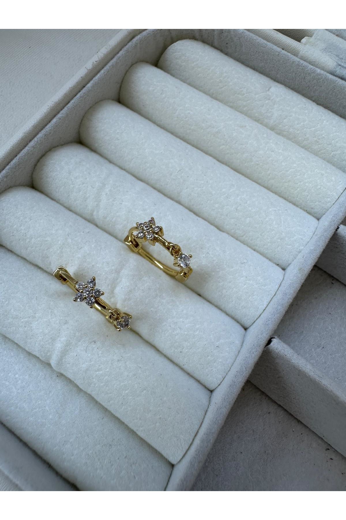 14K Gold Renkli  Halka Çiçek Tek Taşlı Basıc Küpe