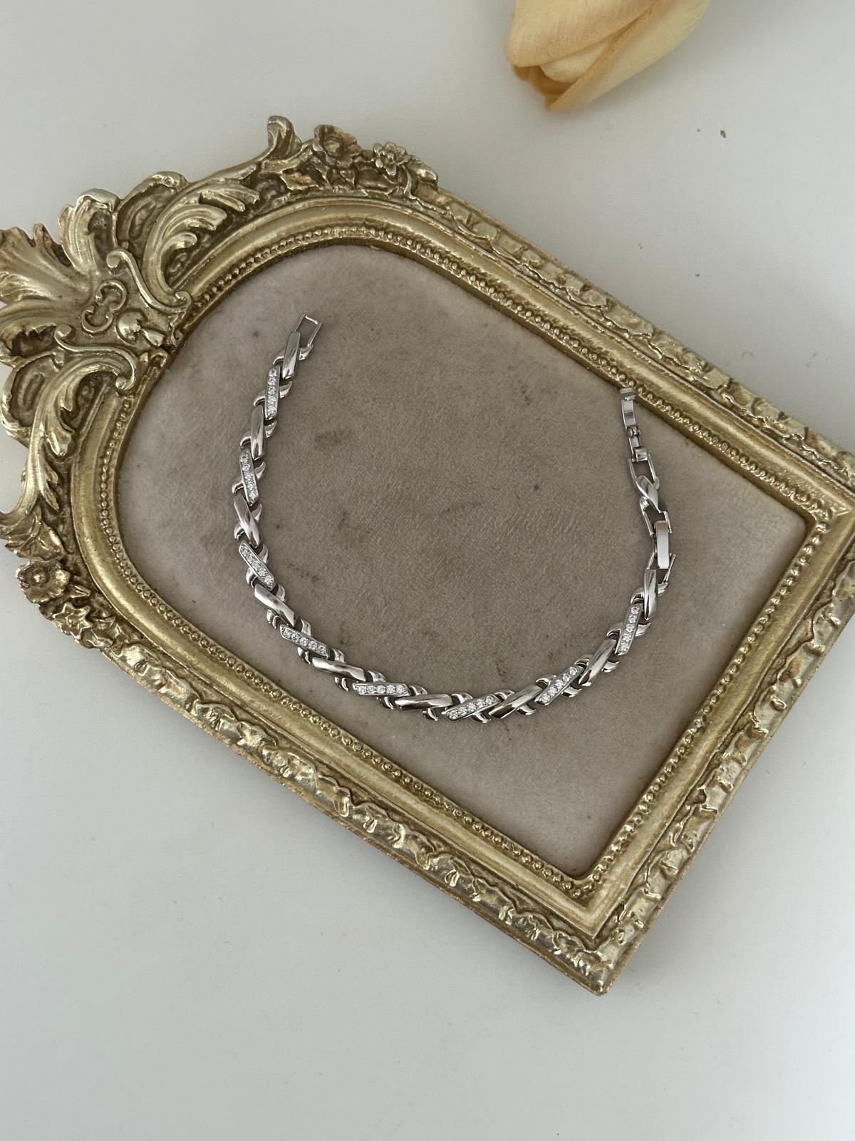 Gümüş Renkli  0xxo Plaka Taşlı Marka Bileklik