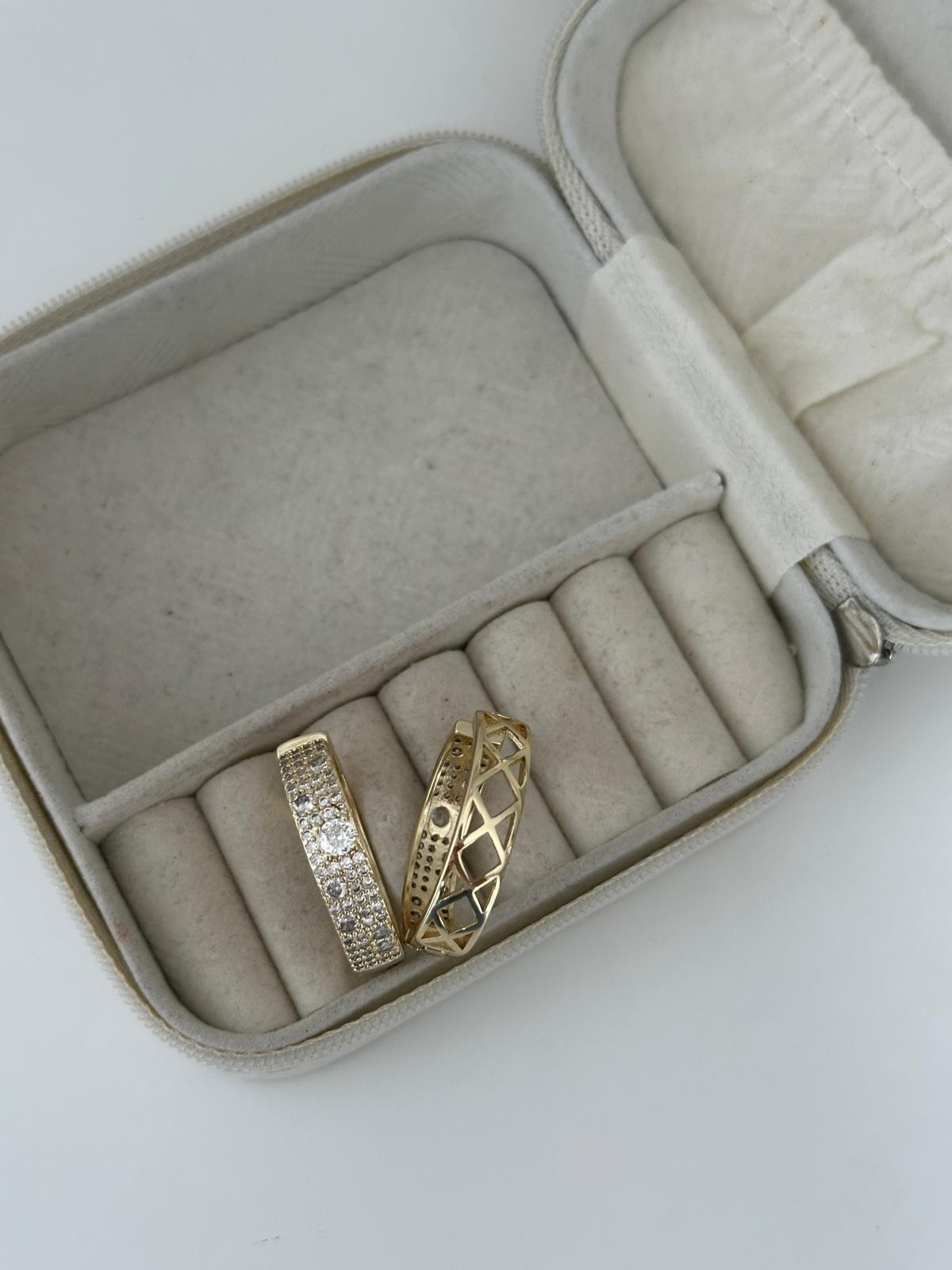 14K Gold Renkli Kalın Halka Önü Montür Küçük Büyük Taşlı Küpe