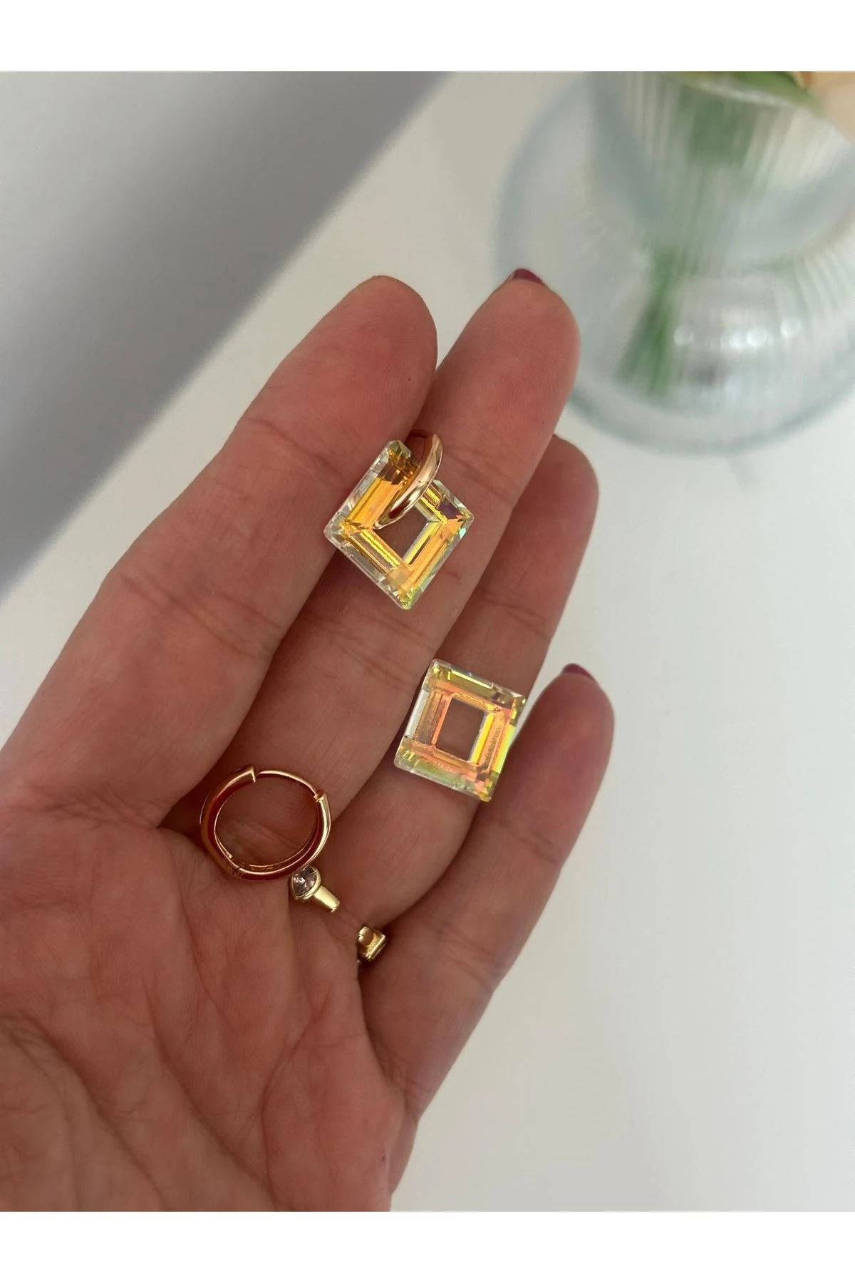 18K Rose Gold Renkli Halka Sarı Mineli Küpe