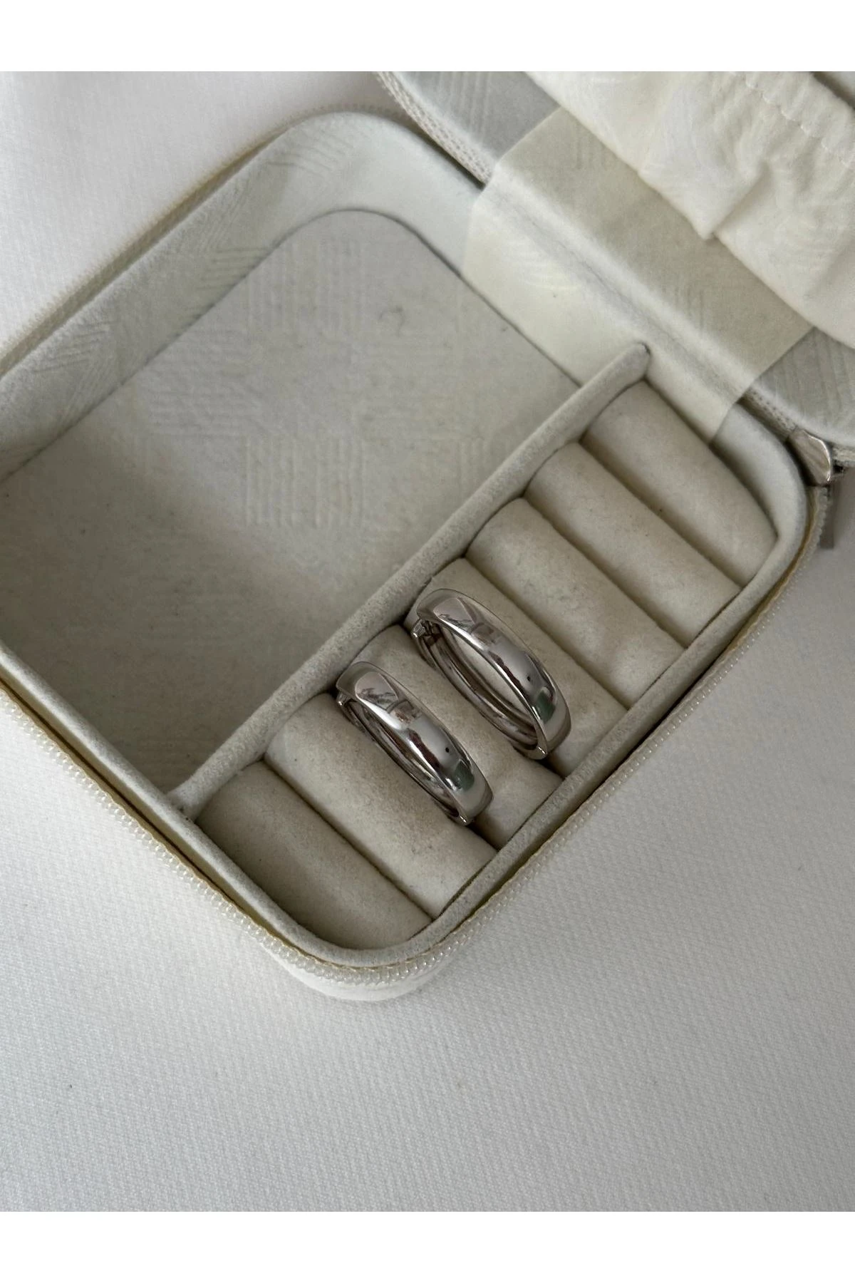 Gümüş Renkli Basıc Orta Boy Halka Küpe