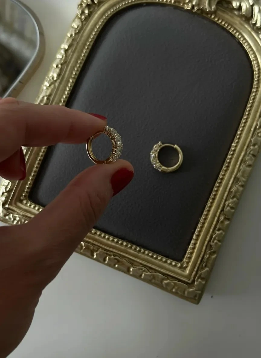 14K Gold Renkli Halka Beş Kristal Taşlı Küpe