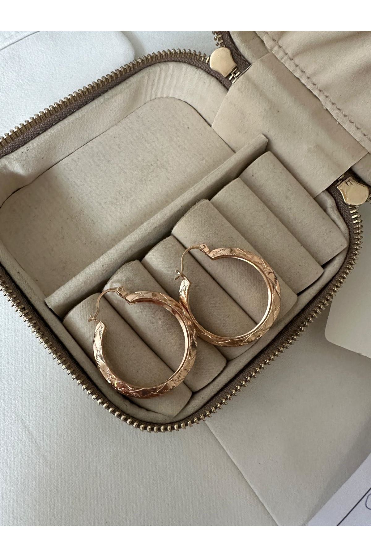 18K Rose Gold Renkli Kendinden Desenli Çift Dolum Çengel Kilit Halka Küpe