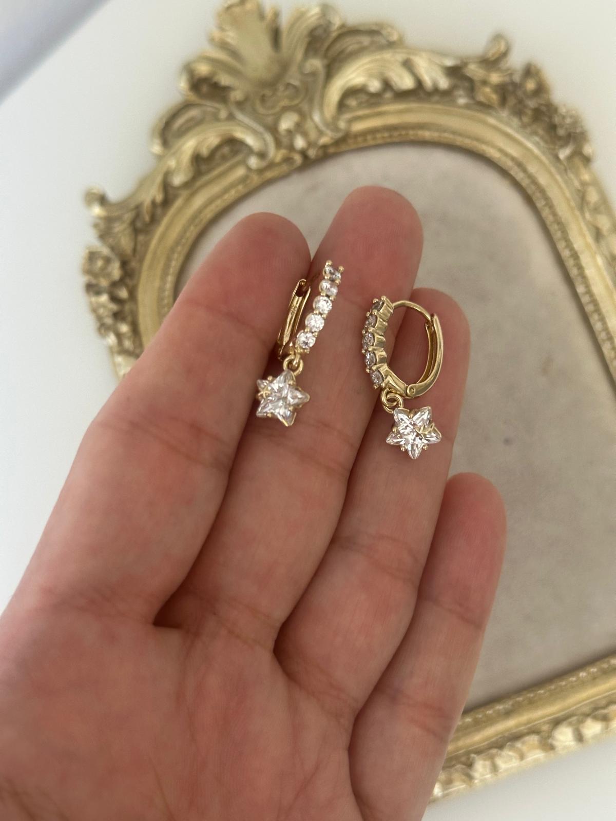 14K Gold Renkli Oval Kesim Taşlı Sarkıt YILDIZ Baget Taşlı Küpe