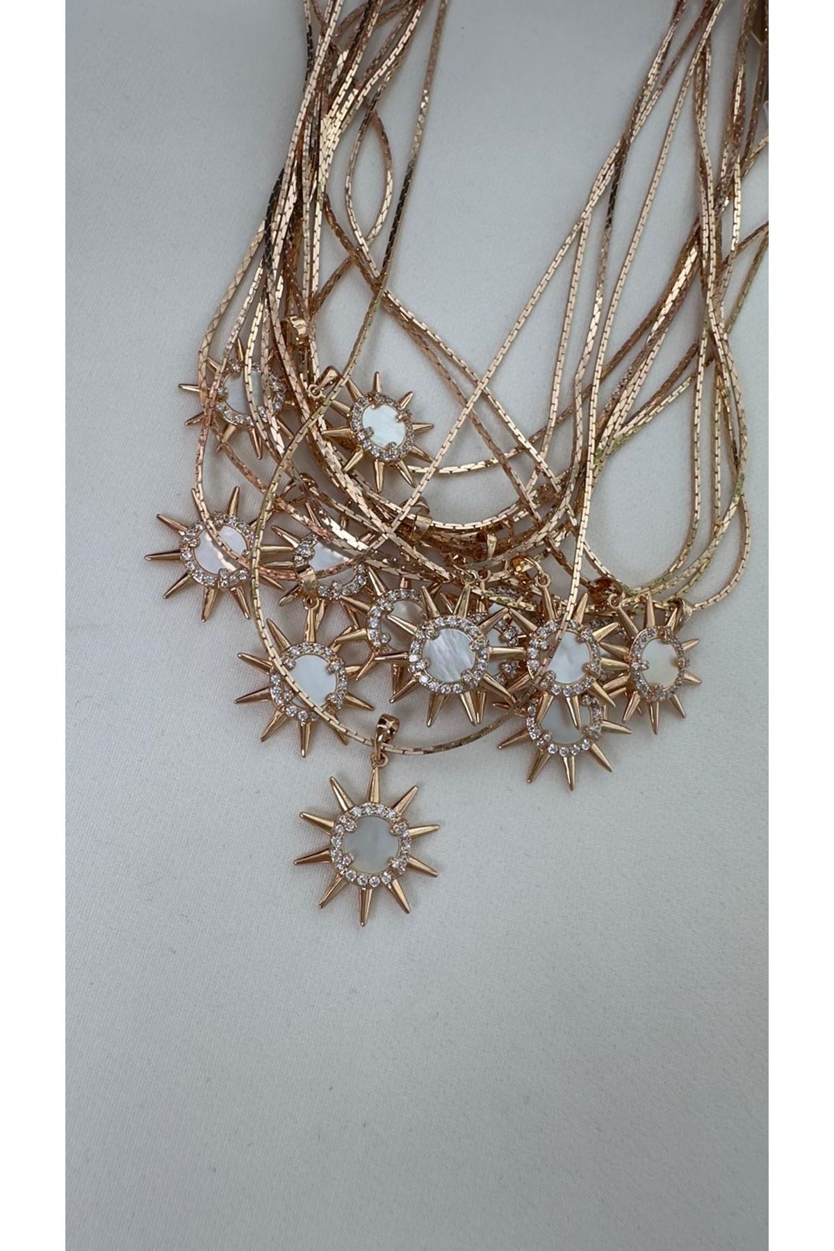 18K Rose Gold Renkli Beyaz Güneş Kolye