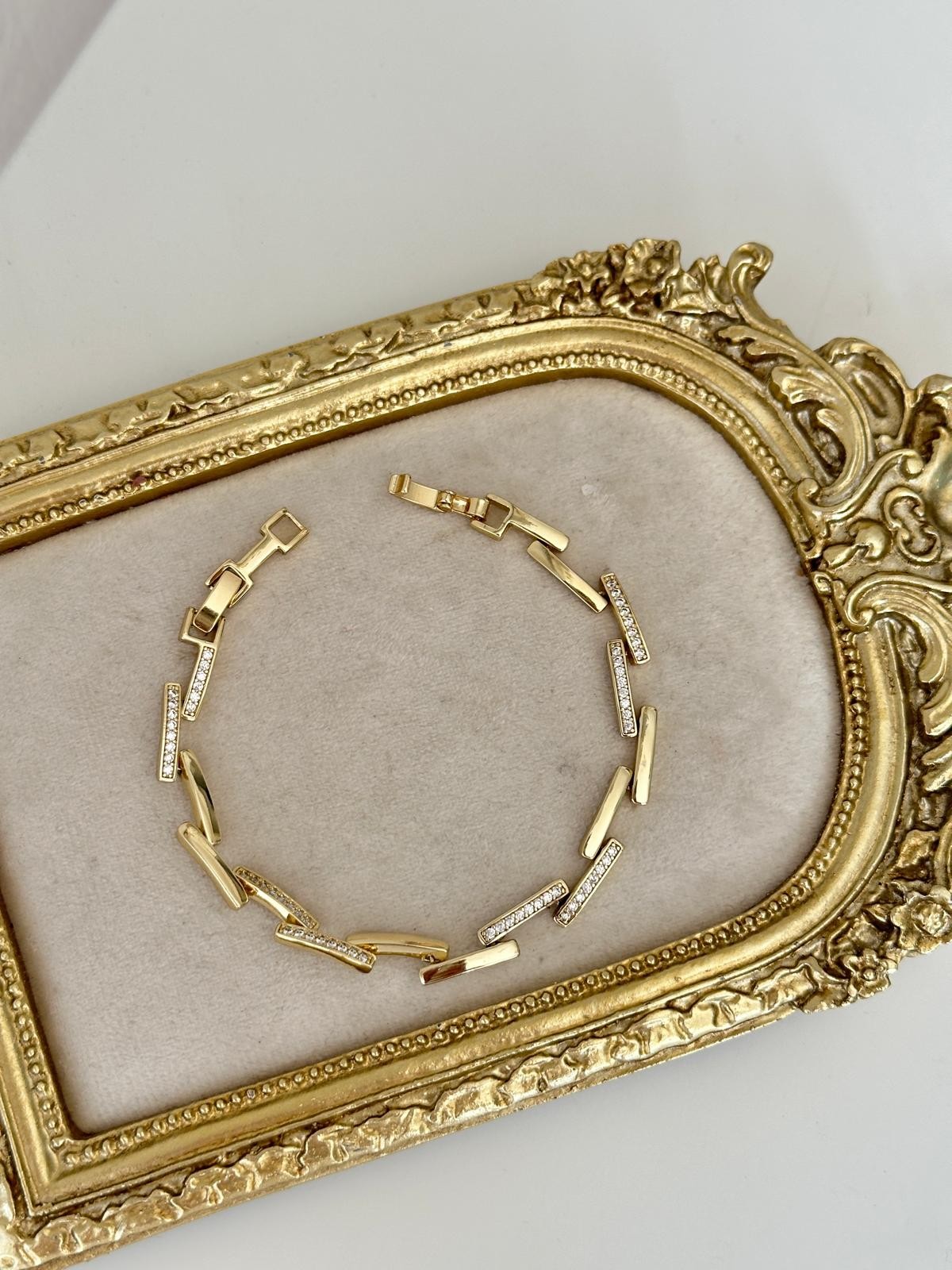 14K Gold Renkli Zikzak Taşlı Plaka Şerit Bileklik