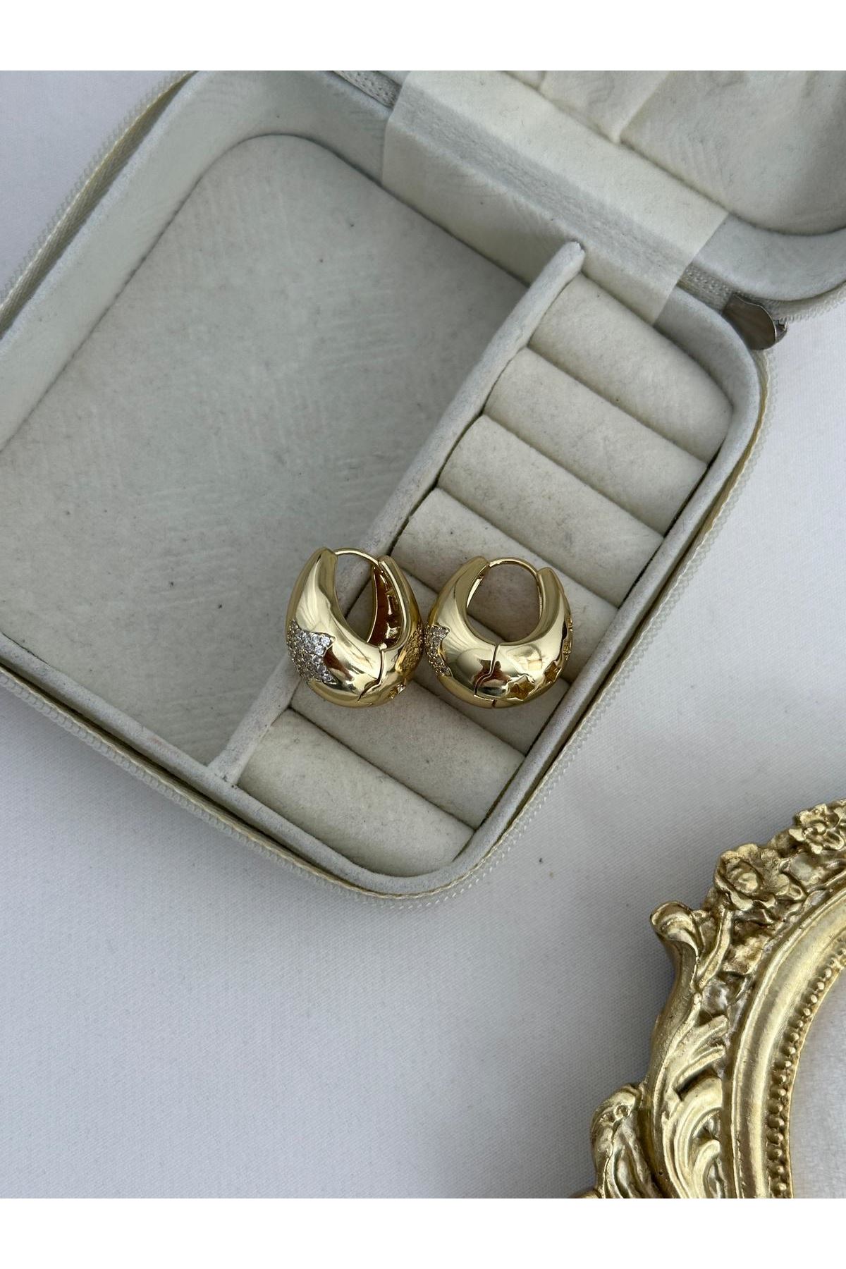 14K Gold Renkli  Dolum Oval Form Önü Yızldız Taşlı Küpe