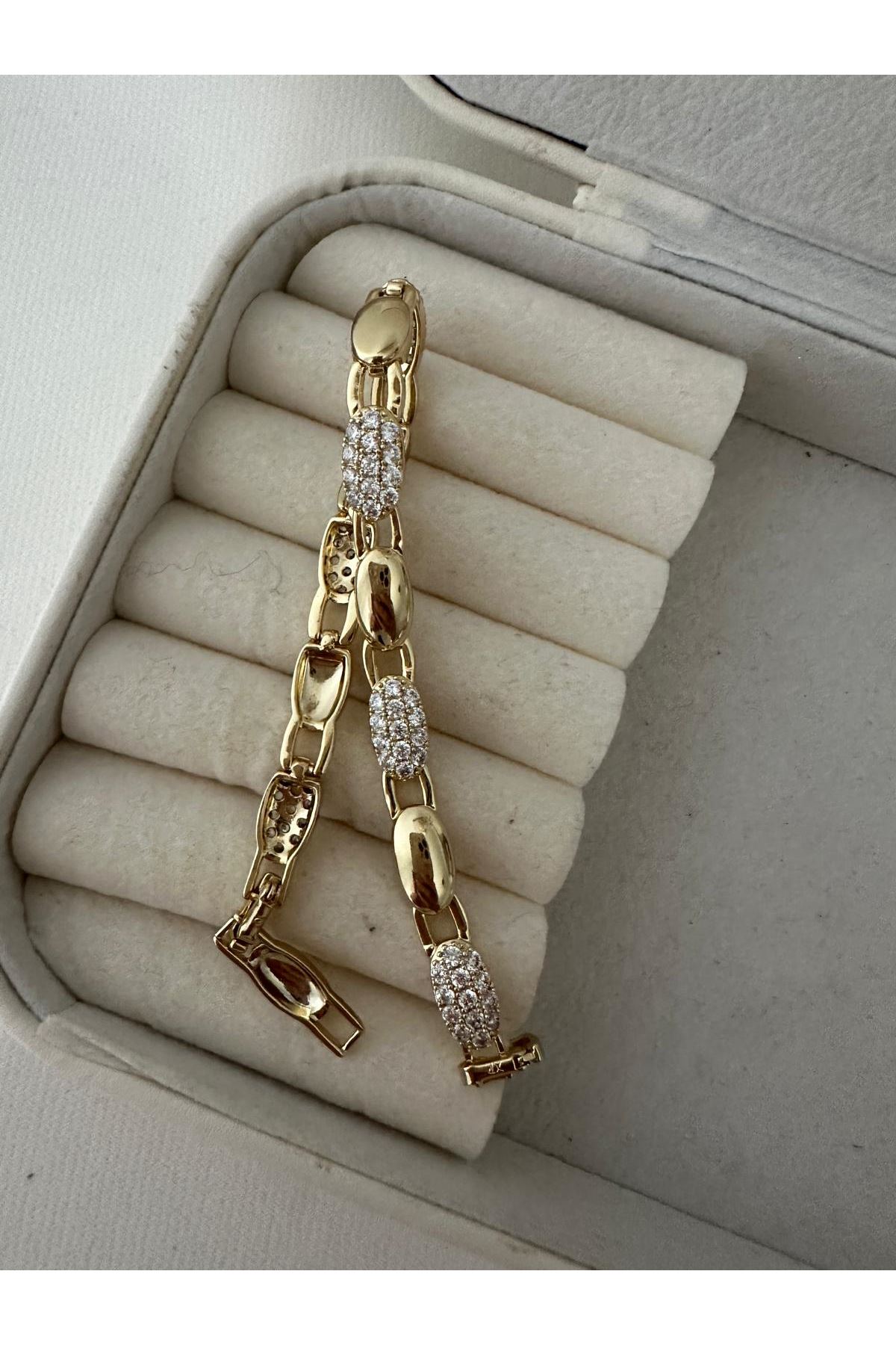 14K Gold Renkli  Oval Bomb Kesim Araları Taşlı Bileklik