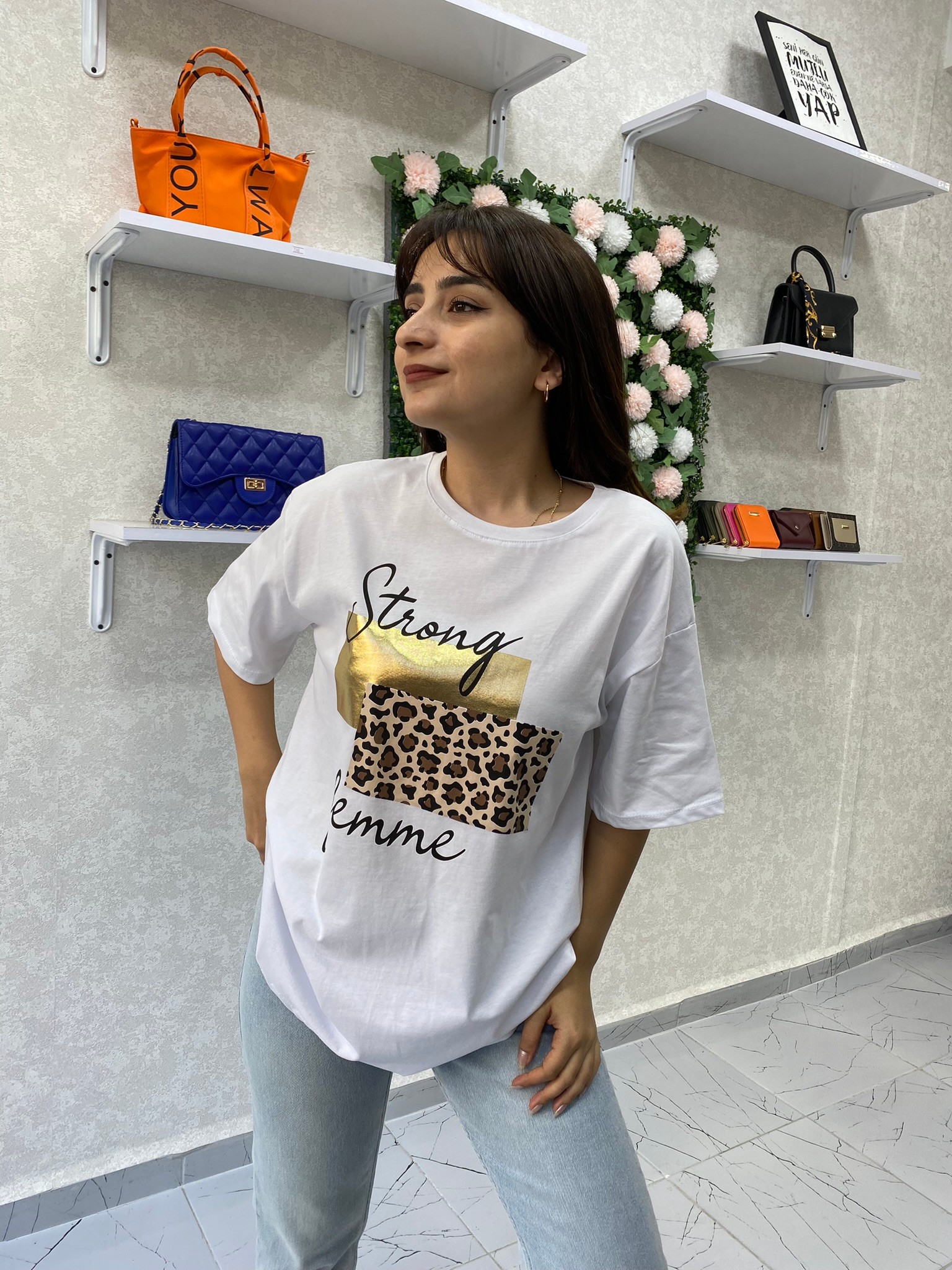 Leopar baskılı bisiklet yaka t-shirt 