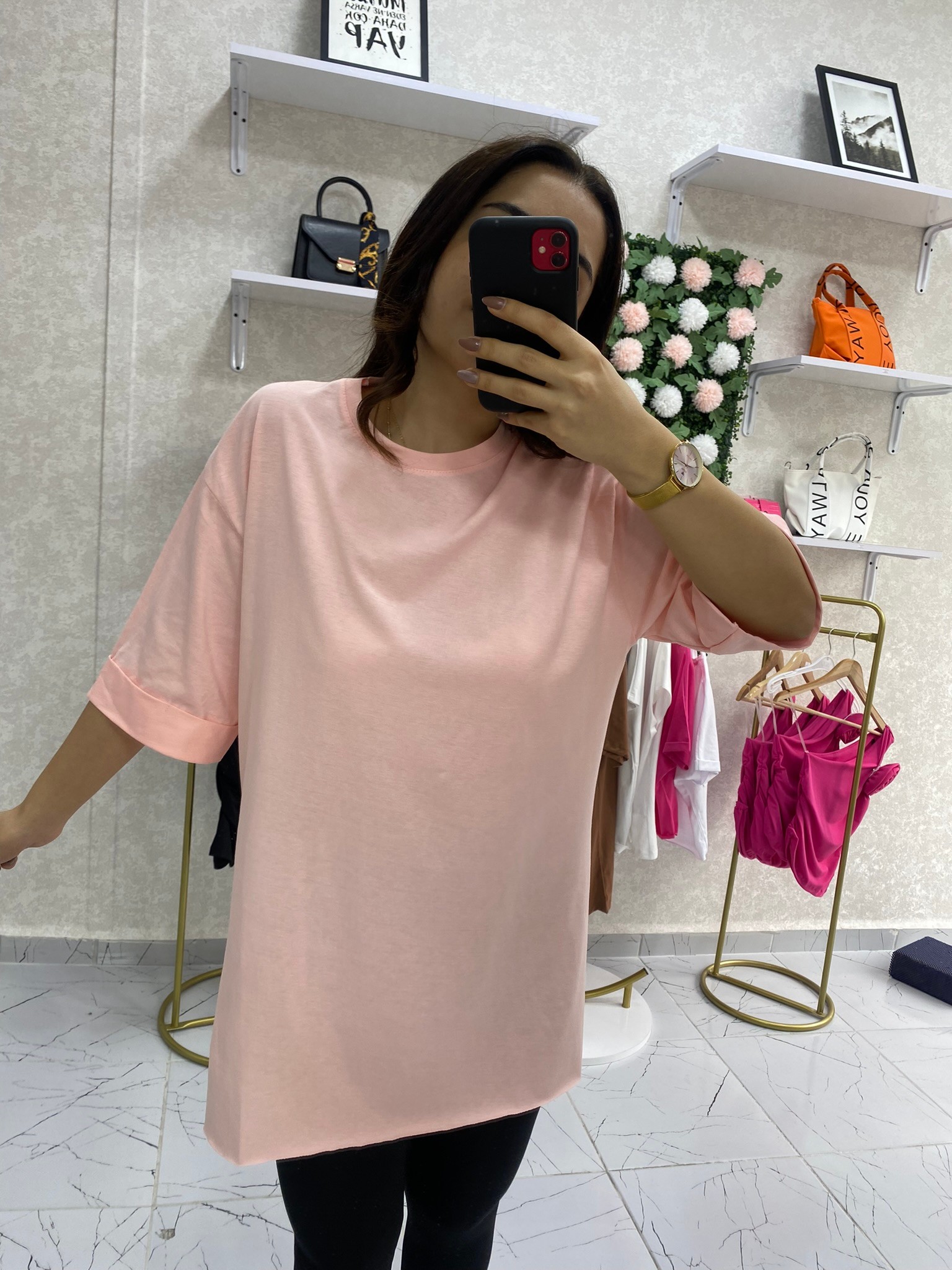 Toz Pembe yandan yırtmaçlı oversize basic t-shirt 