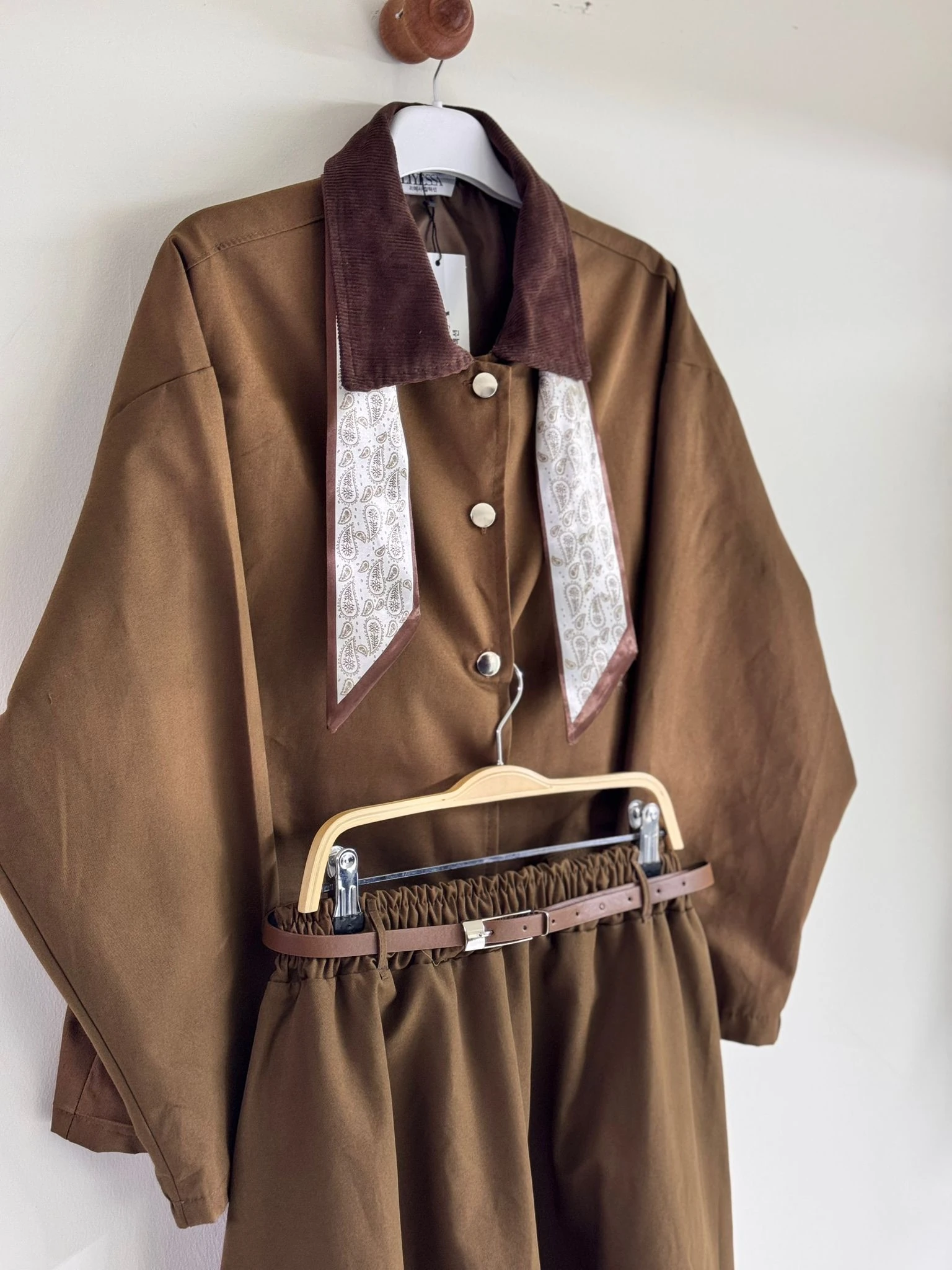 Kadife Yaka Gabardin Ceket Takım