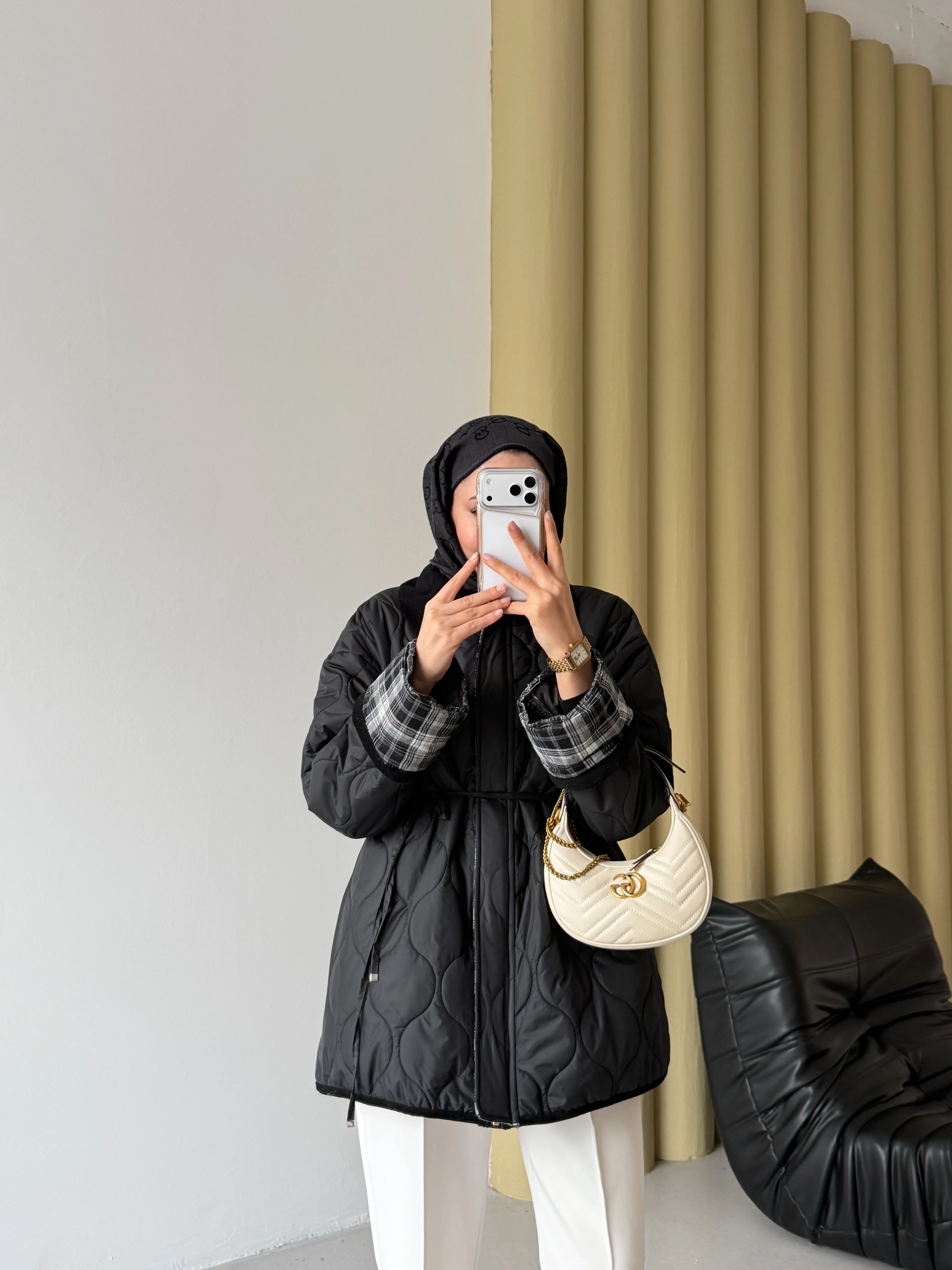 EKOSE DETAYLI KAPİTONE MONT