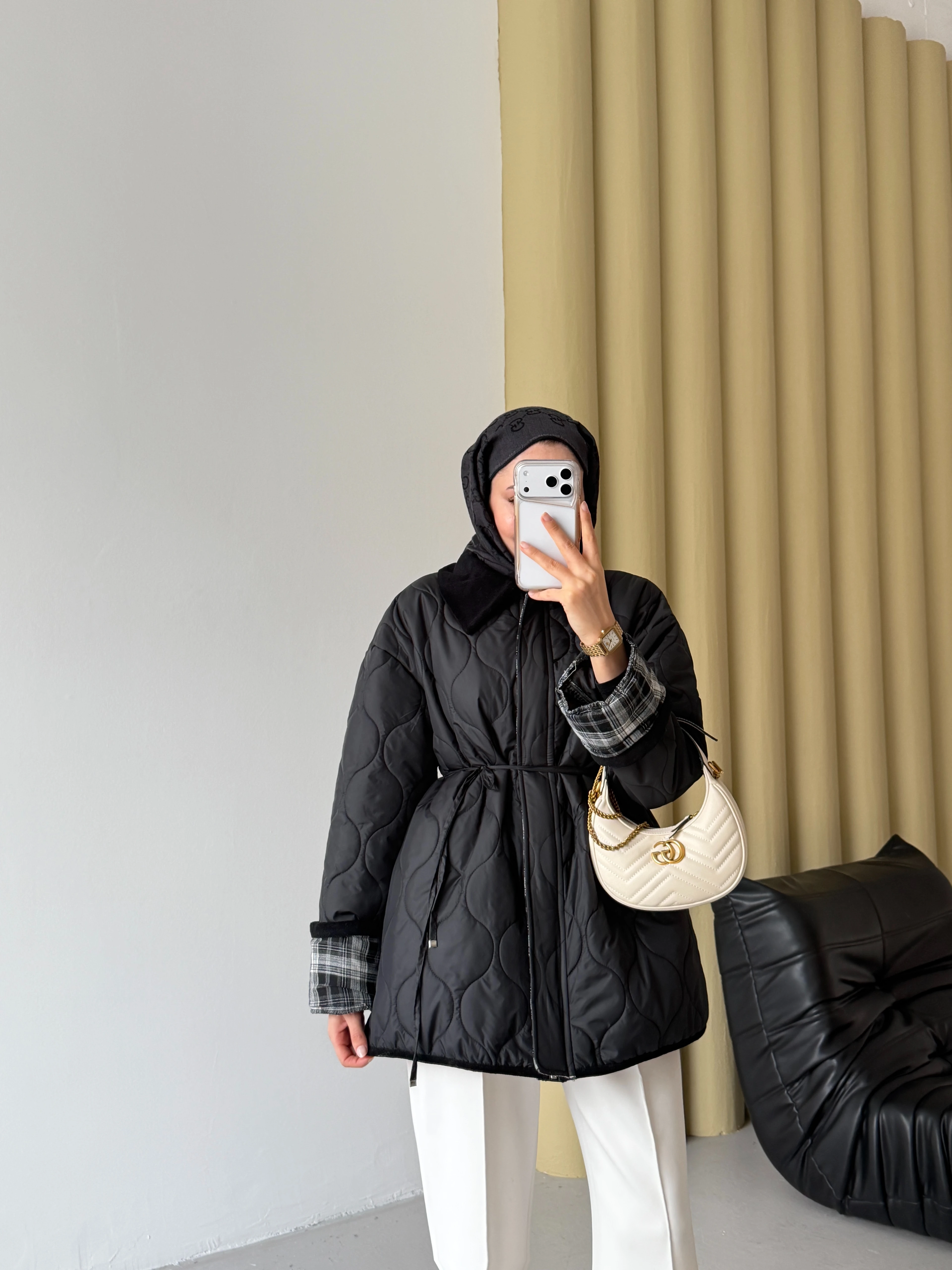 EKOSE DETAYLI KAPİTONE MONT - SİYAH