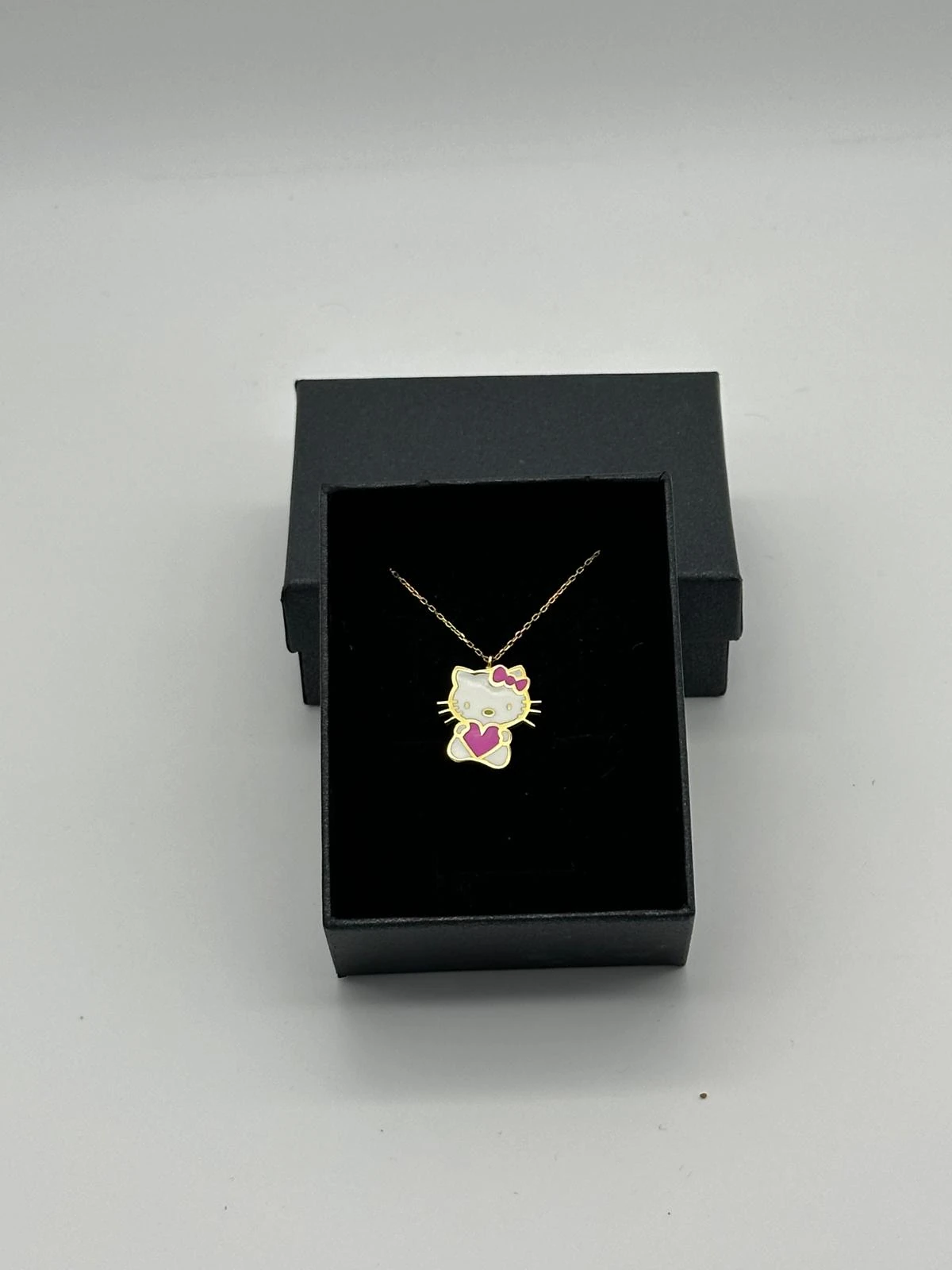 HELLO KİTTY 18K GOLD KAPLAMA 925 AYAR GÜMÜŞ MİNELİ KOLYE