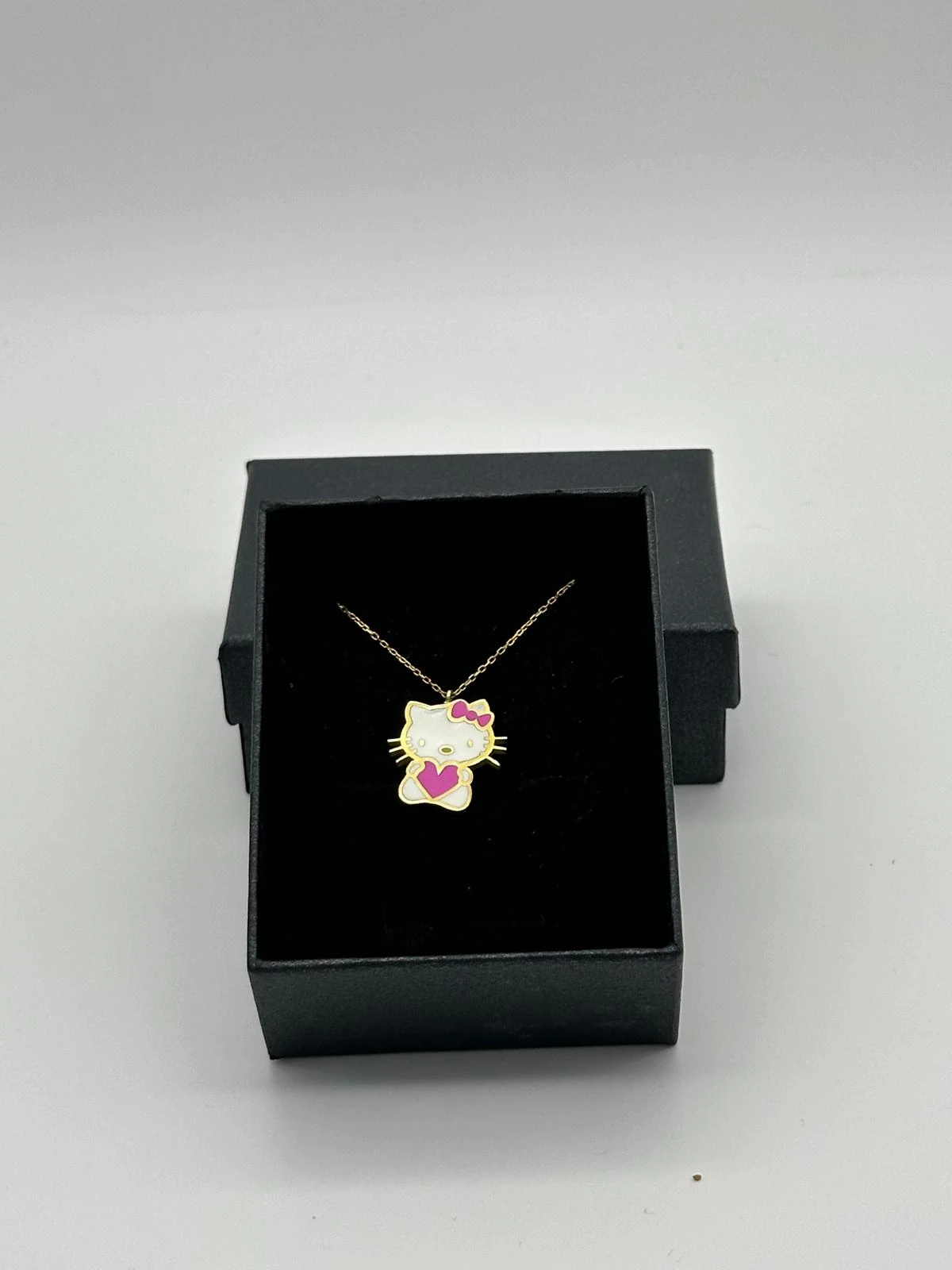 HELLO KİTTY 18K GOLD KAPLAMA 925 AYAR GÜMÜŞ MİNELİ KOLYE