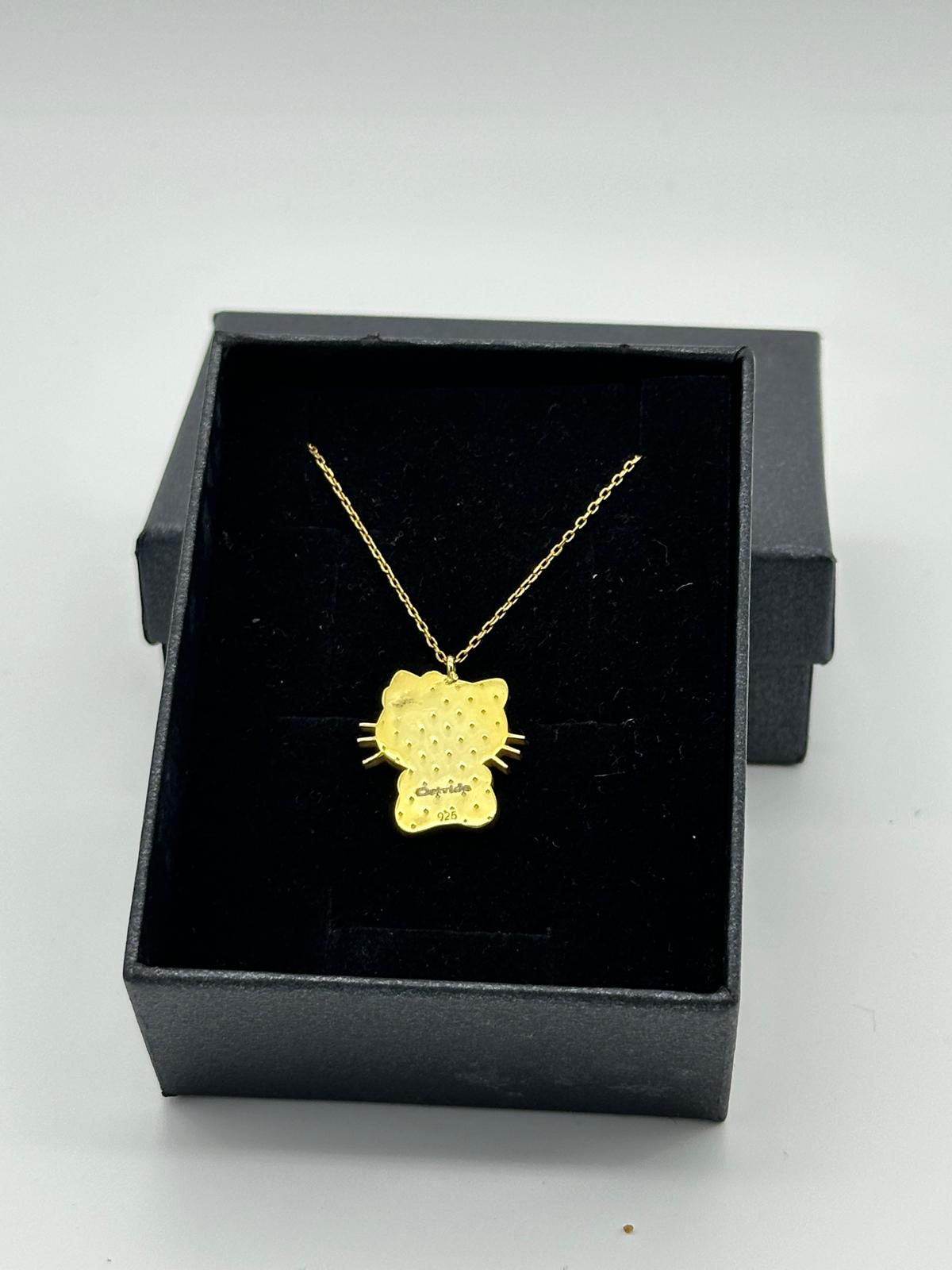 HELLO KİTTY 18K GOLD KAPLAMA 925 AYAR GÜMÜŞ MİNELİ KOLYE