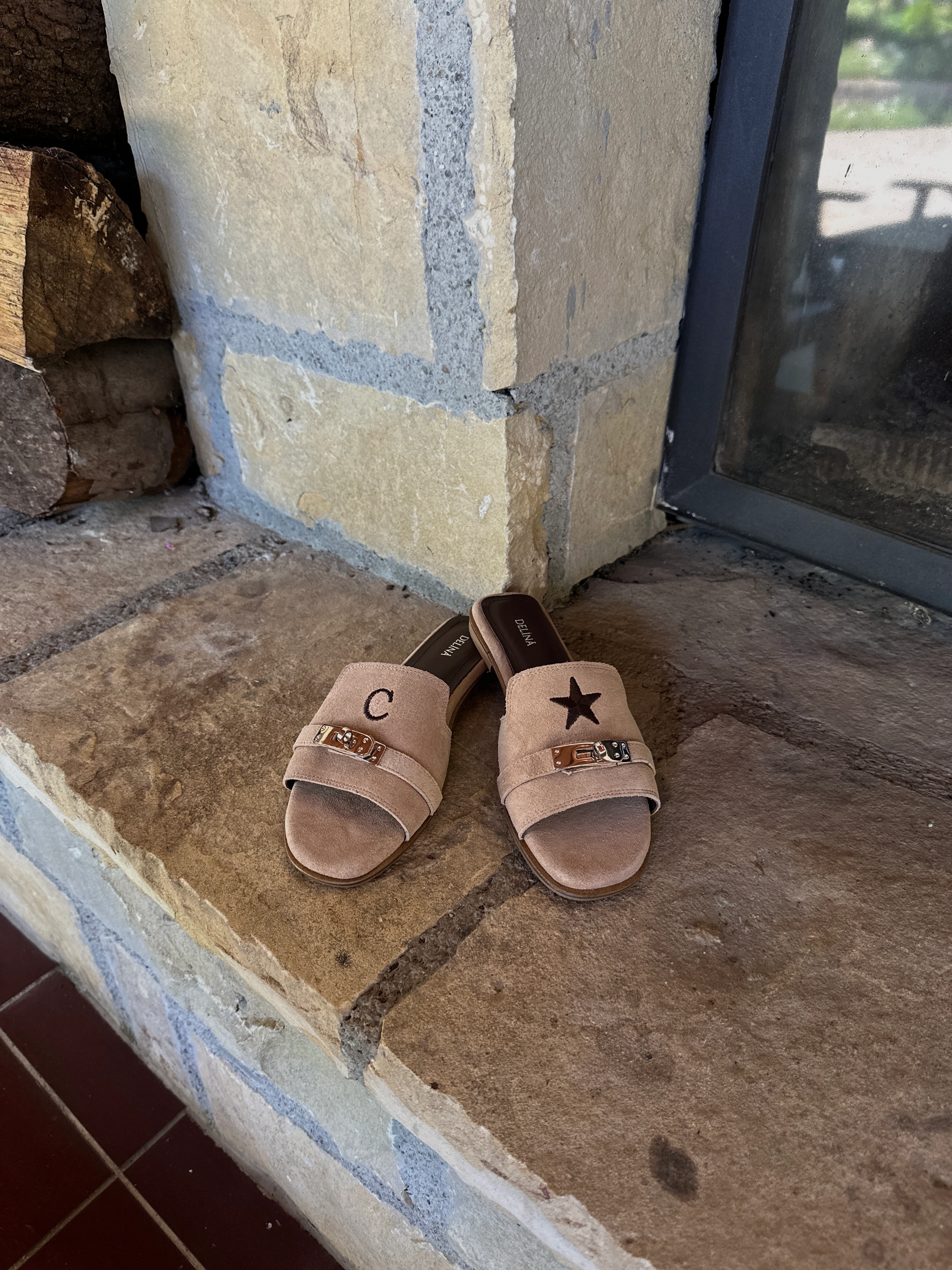 Mocha Mousse Suede Terlik