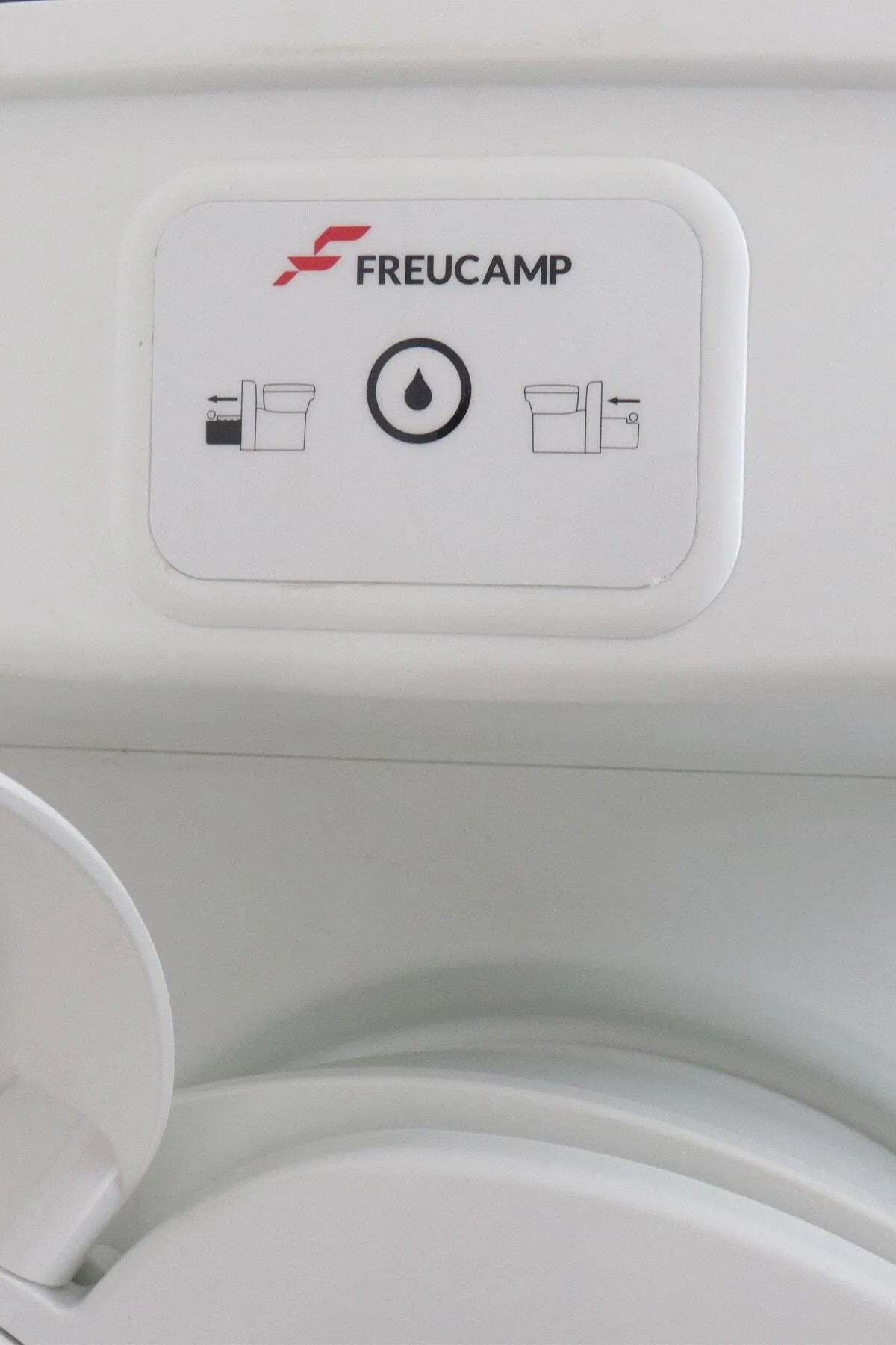 Freucamp W500 Kasetli Karavan Tuvaleti + Servis Kapısı