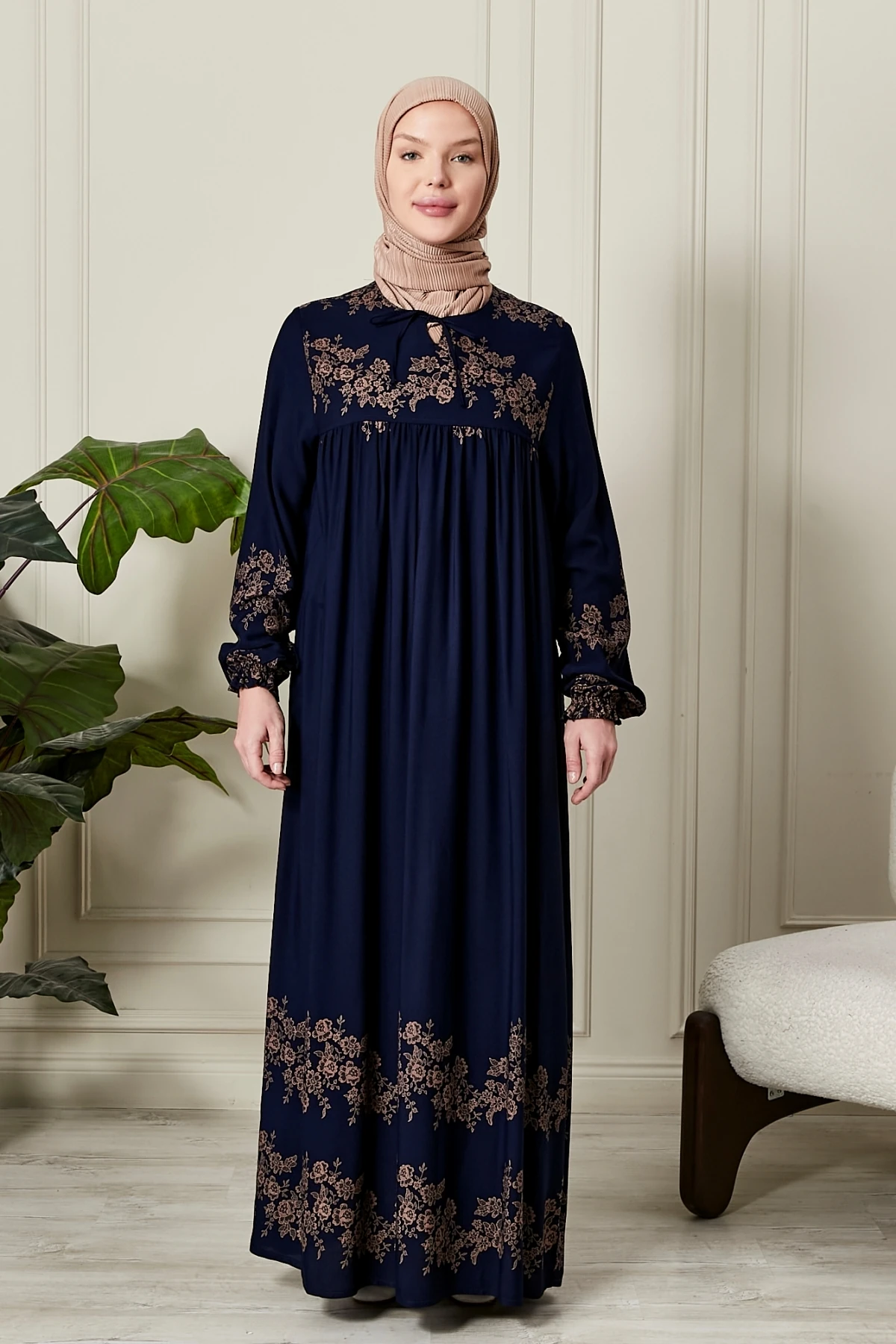 i̇nce çiçekli lacivert