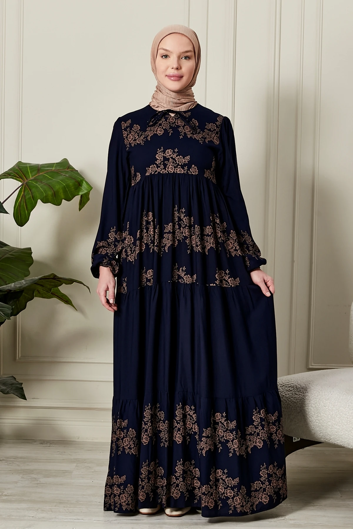 Eteği Kat Kat Çiçek Desenli Çingene Viskon Elbise Tesettür Elbise Anne Elbisesi Namaz Elbisesi