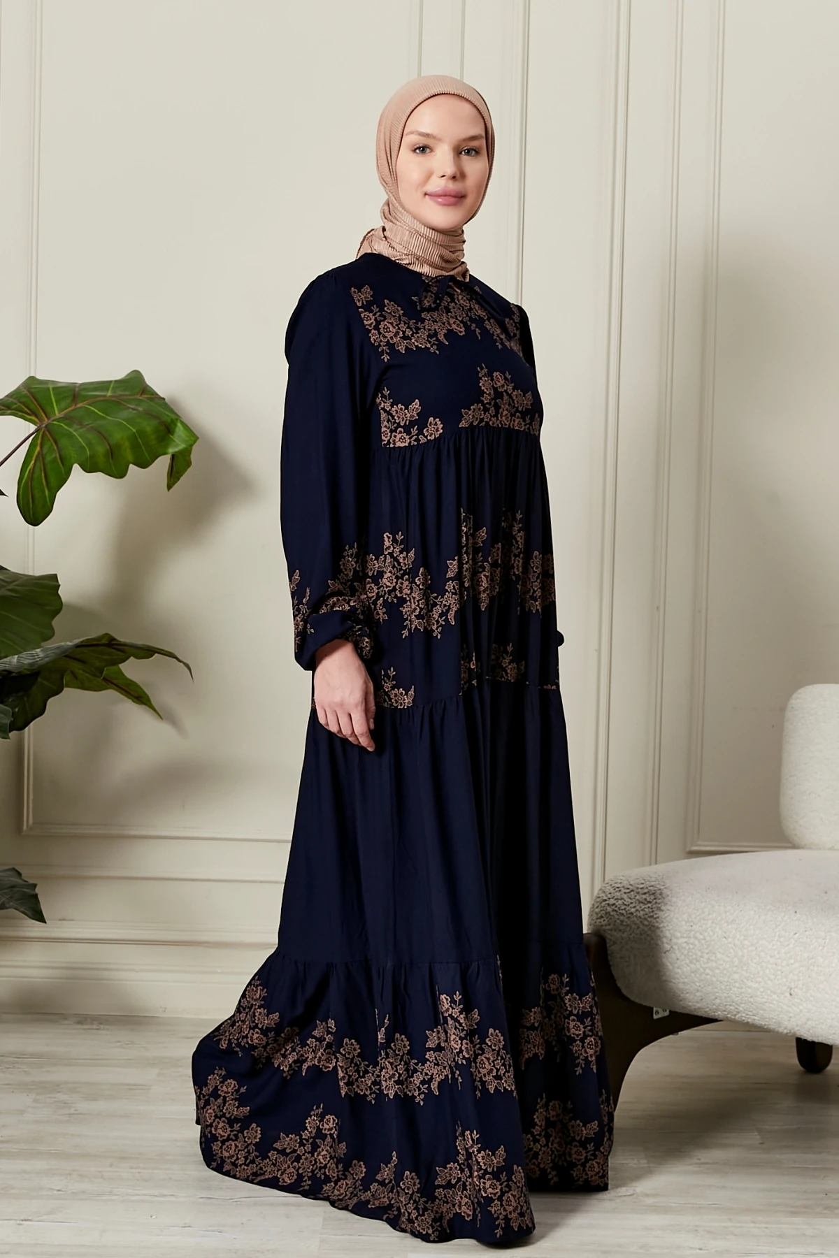 Eteği Kat Kat Çiçek Desenli Çingene Viskon Elbise Tesettür Elbise Anne Elbisesi Namaz Elbisesi