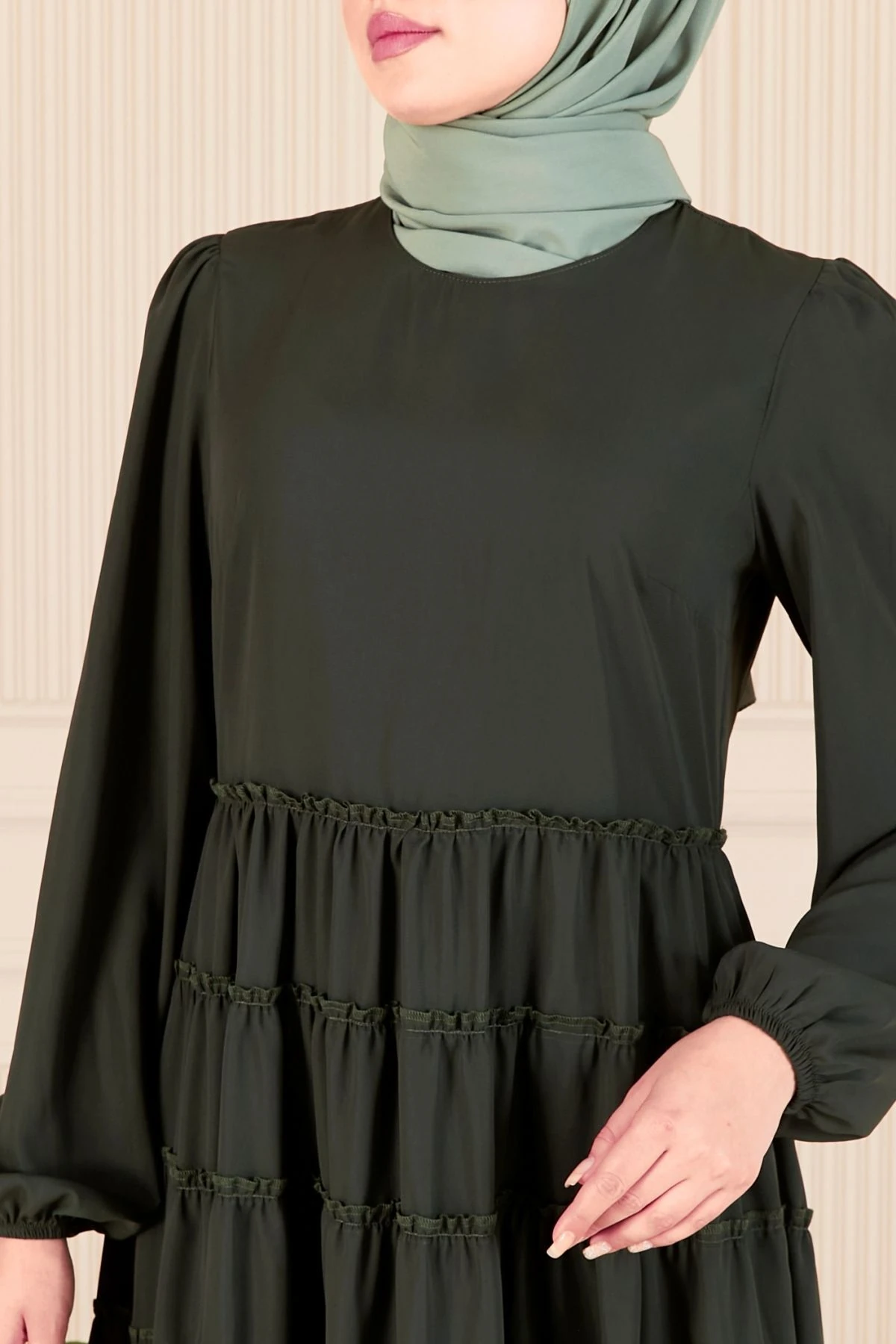 Medine İpeği Eteği Kat Kat Tesettür Elbise Namaz Elbisesi Şık Ve Zarif Tesettür Elbise