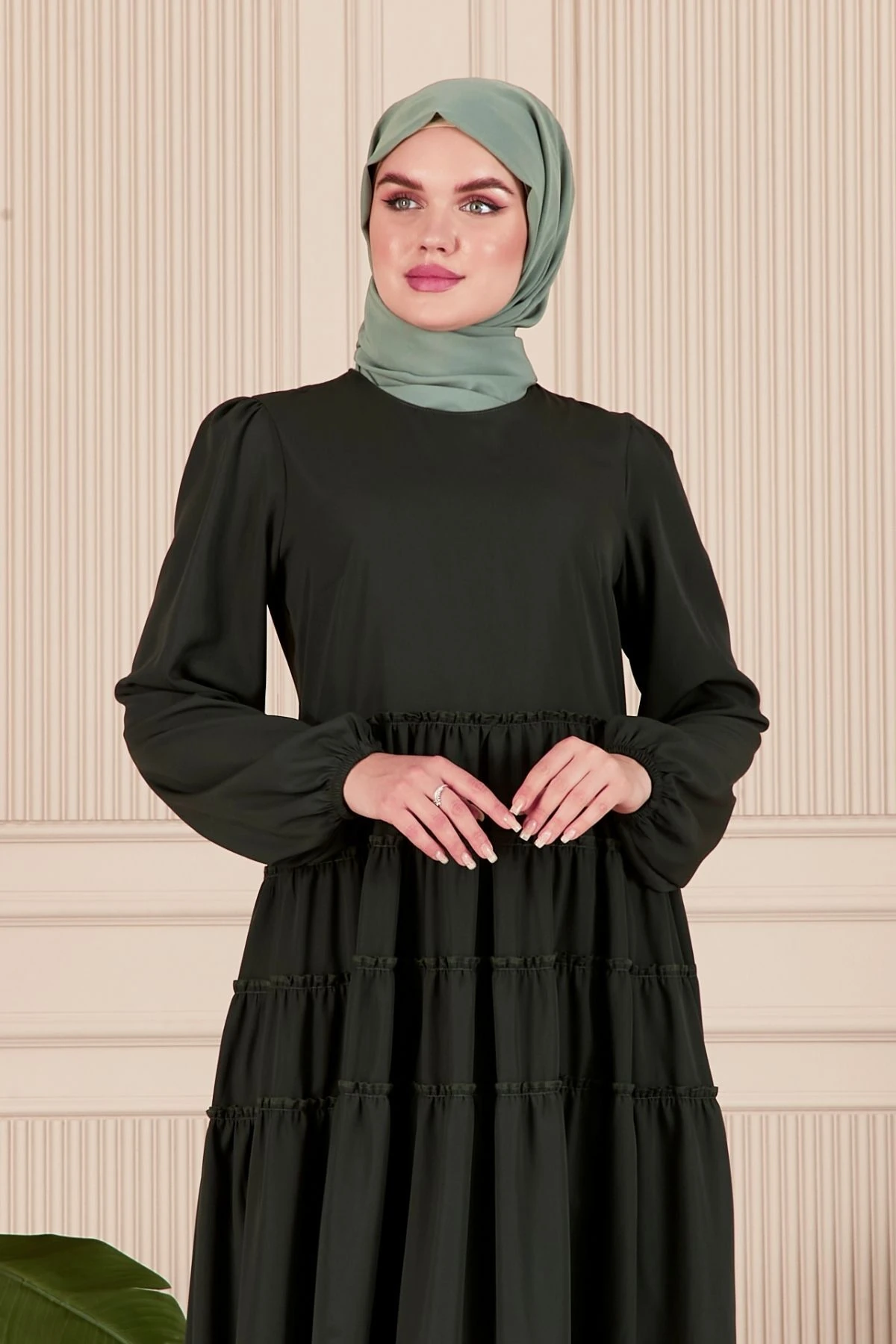Medine İpeği Eteği Kat Kat Tesettür Elbise Namaz Elbisesi Şık Ve Zarif Tesettür Elbise