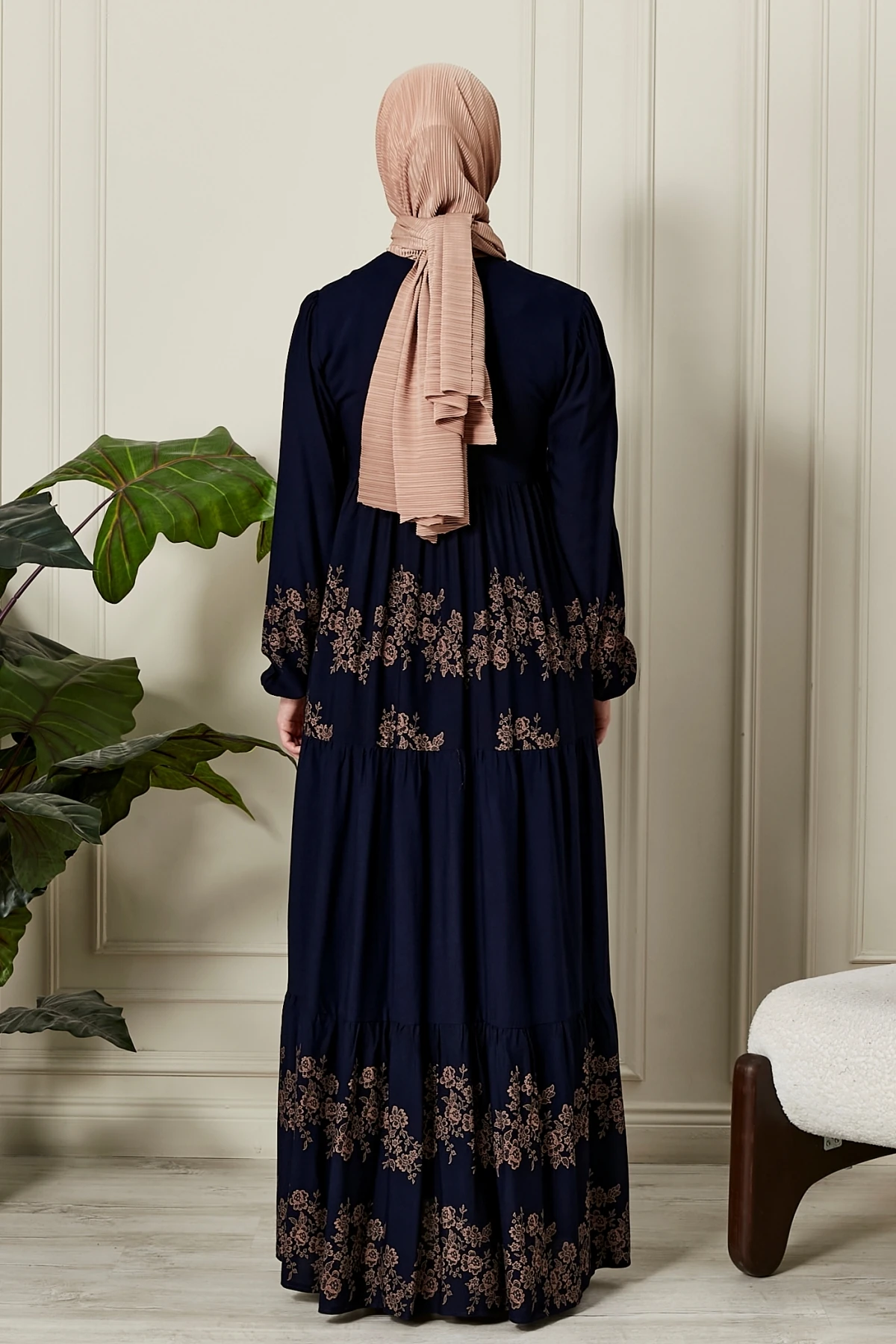 Eteği Kat Kat Çiçek Desenli Çingene Viskon Elbise Tesettür Elbise Anne Elbisesi Namaz Elbisesi