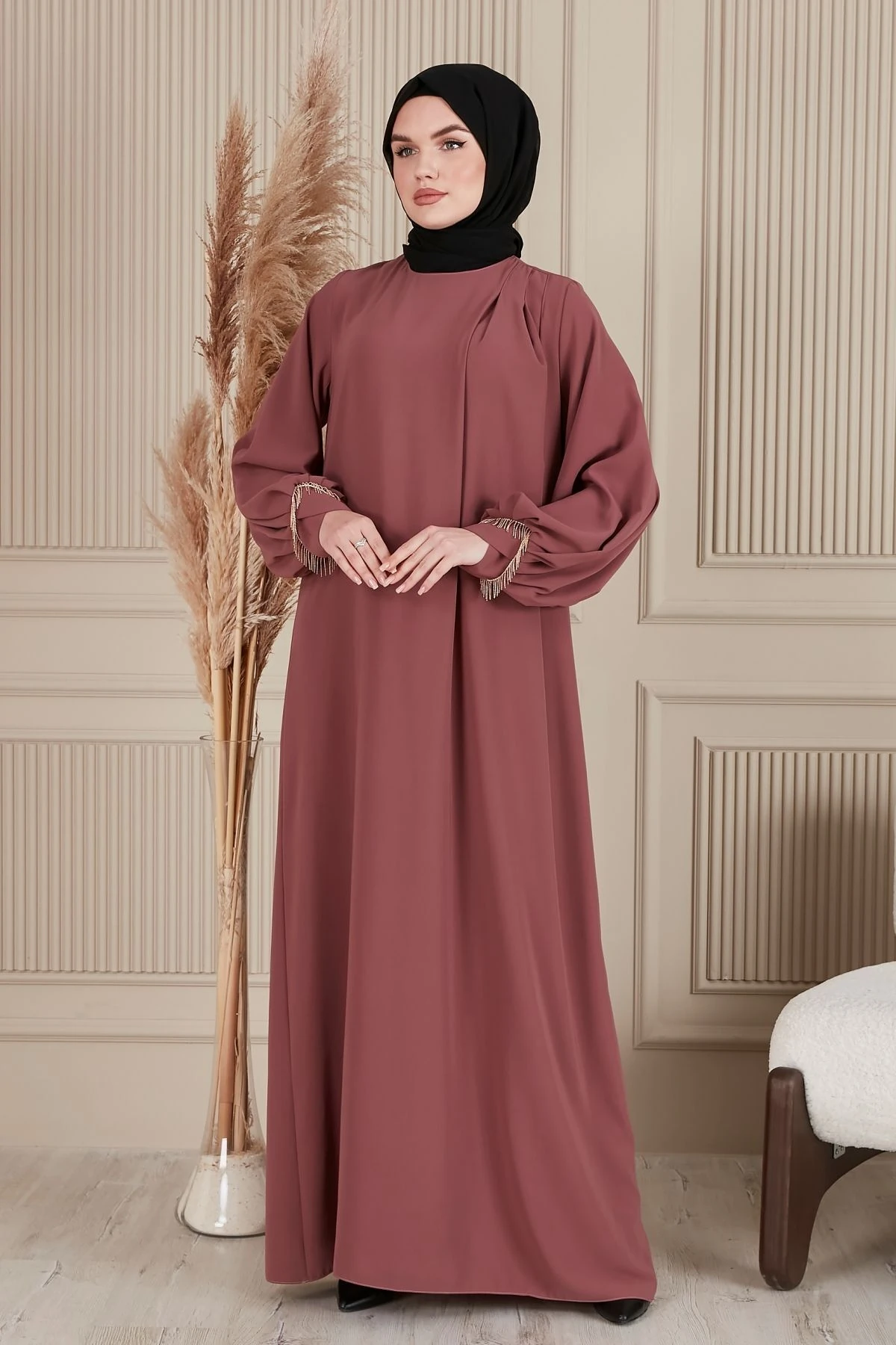 koyu kızıl kahverengi