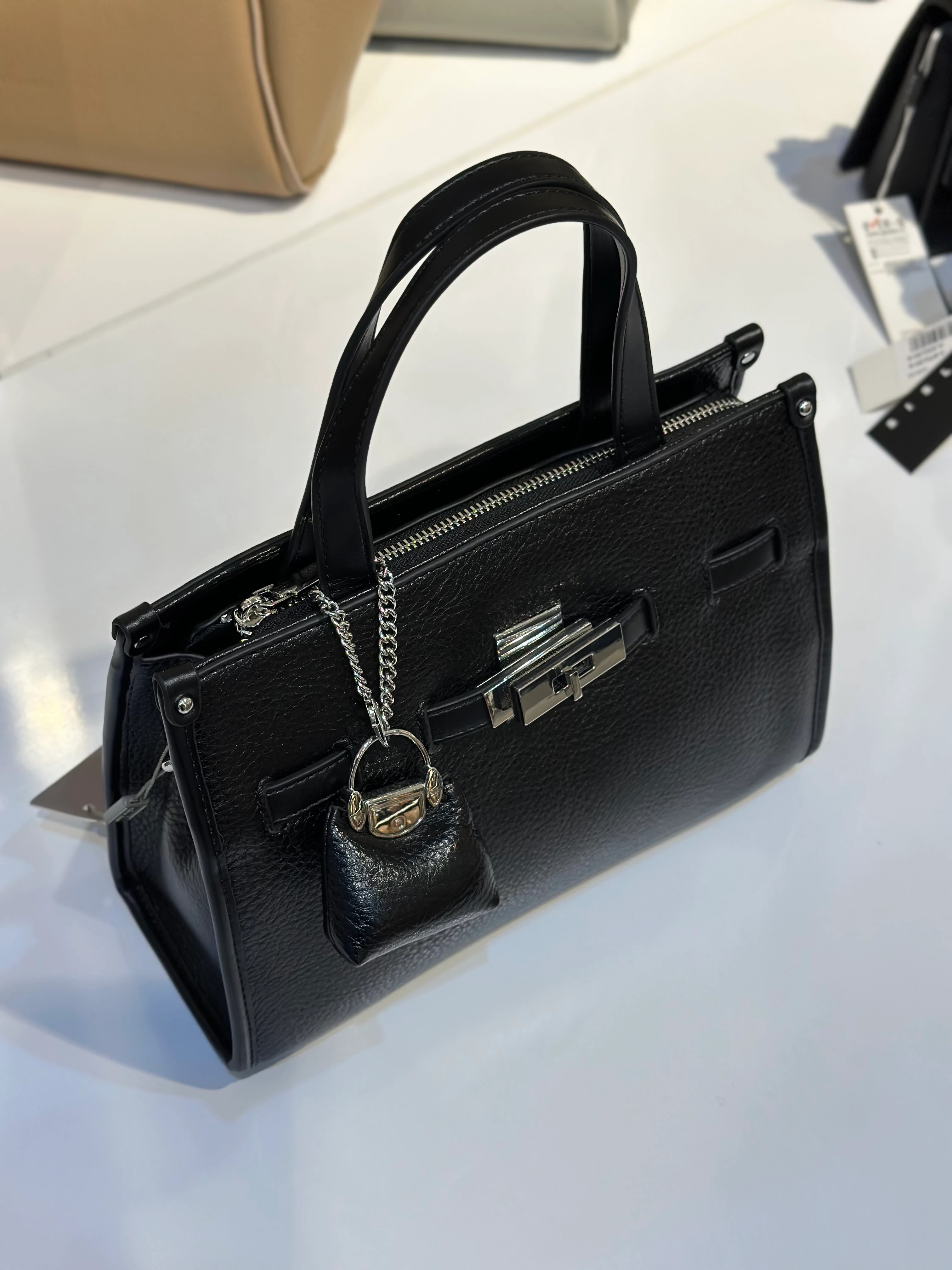 Krıste Bell Siyah El Çantası 