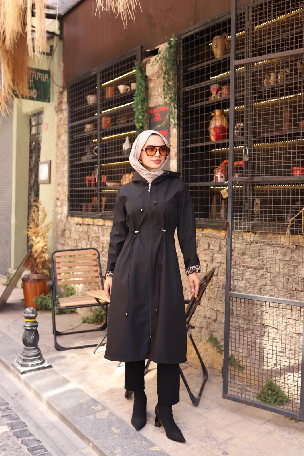 içi leopar desenli tesettür araboy trençkot