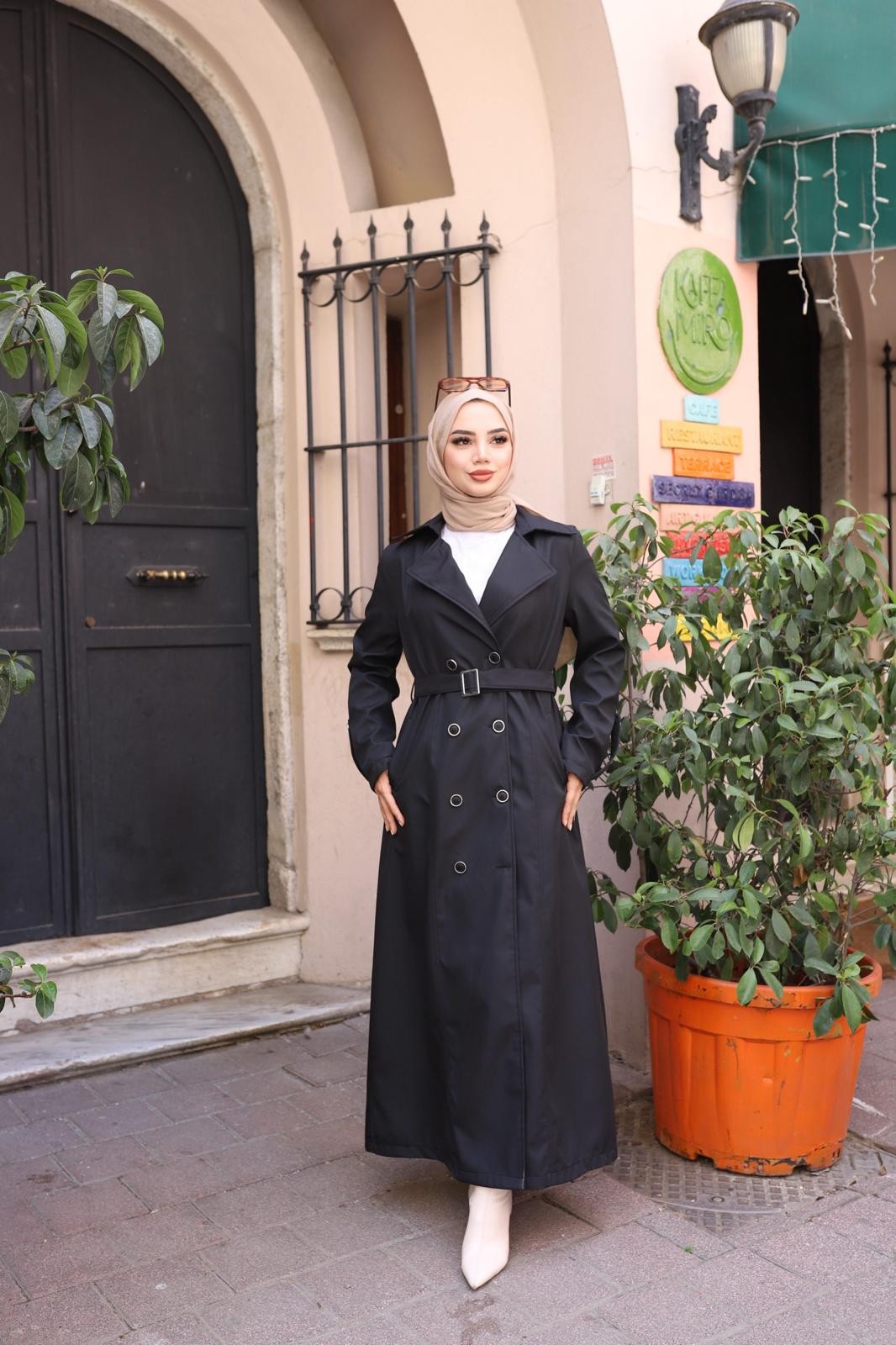 Astarlı Kemer Detaylı Tam Boy Trençkot 
